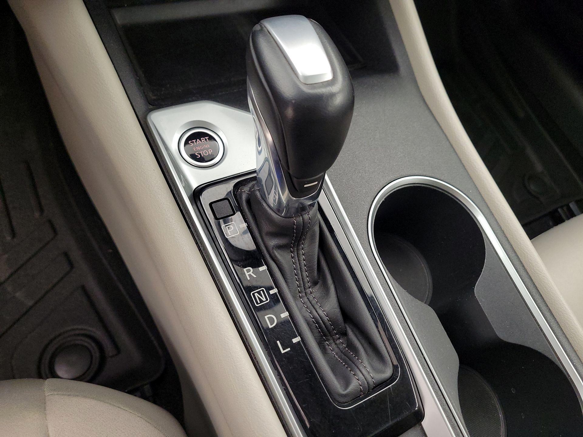 Thumbnail: 2019 Nissan Altima - 17