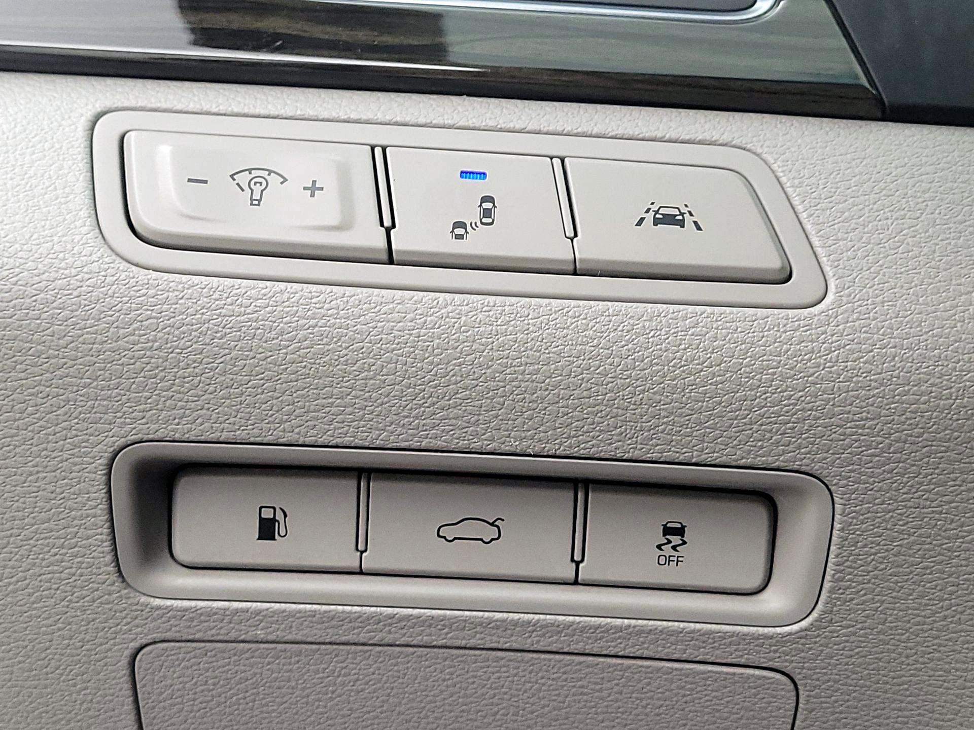 Thumbnail: 2017 Hyundai Sonata - 13