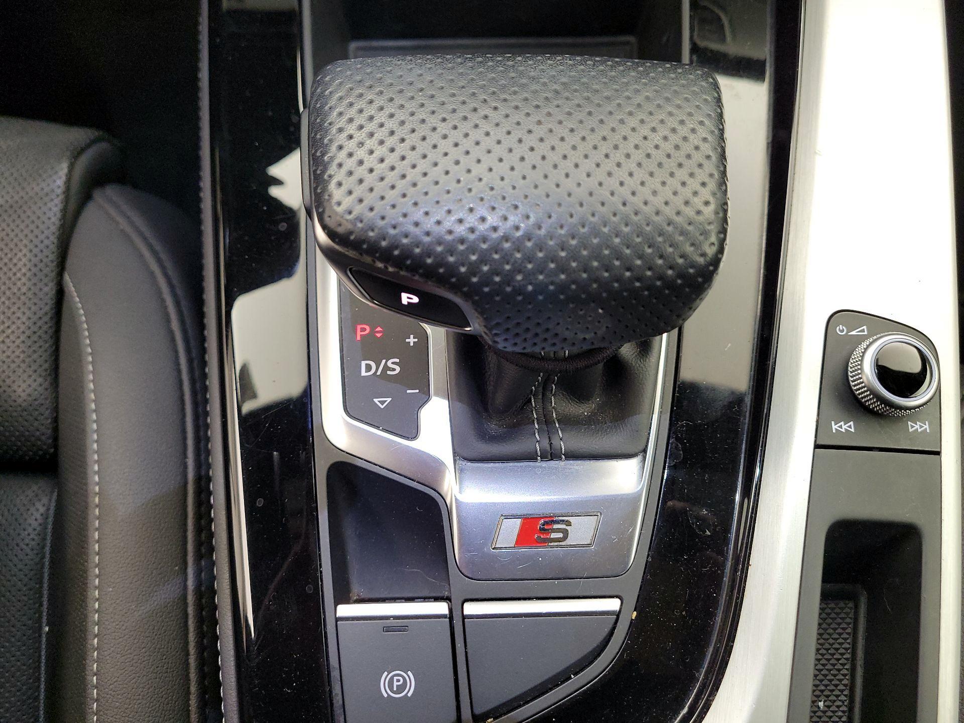 Thumbnail: 2021 Audi S4 - 15