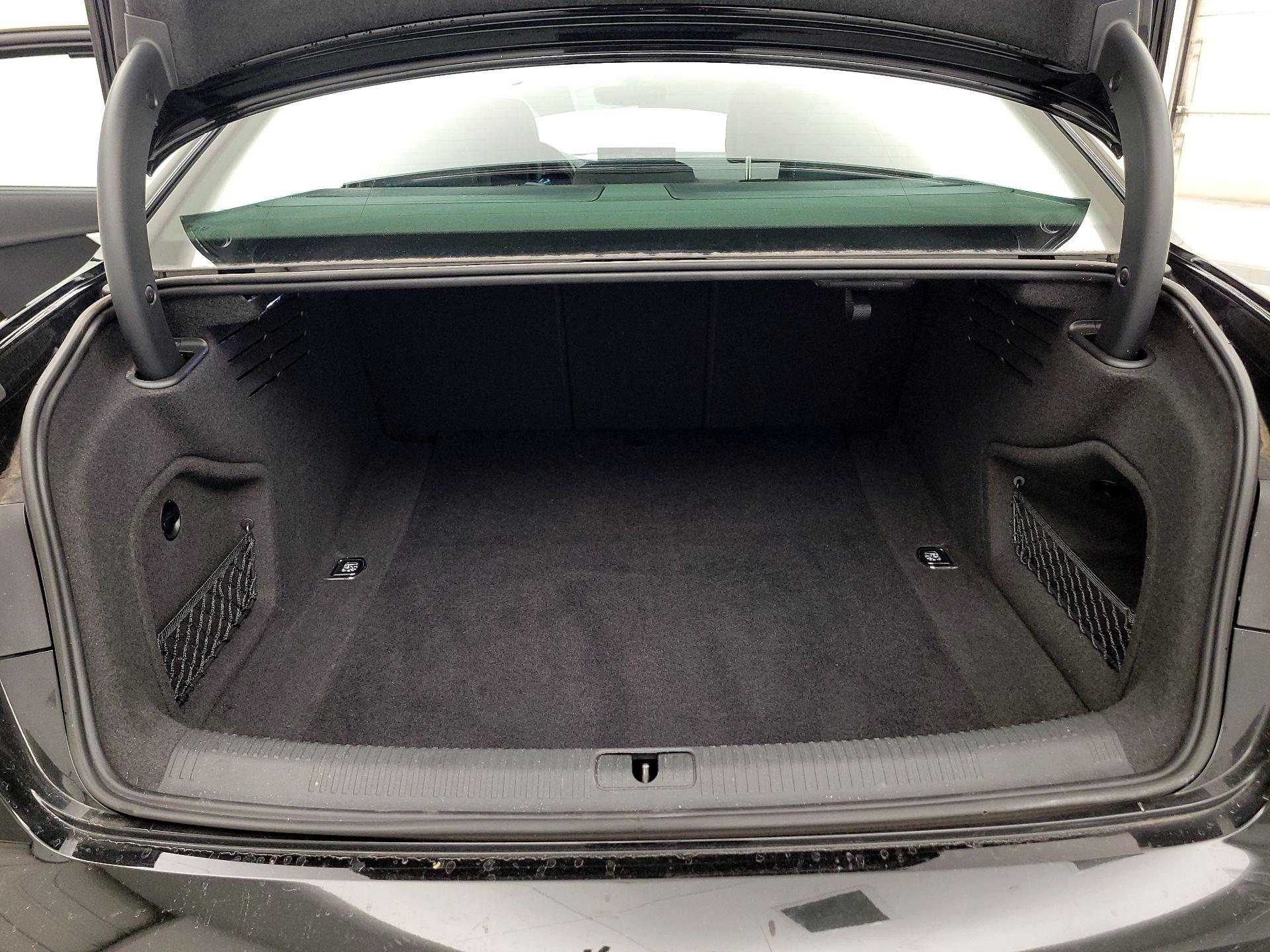 Thumbnail: 2021 Audi S4 - 16