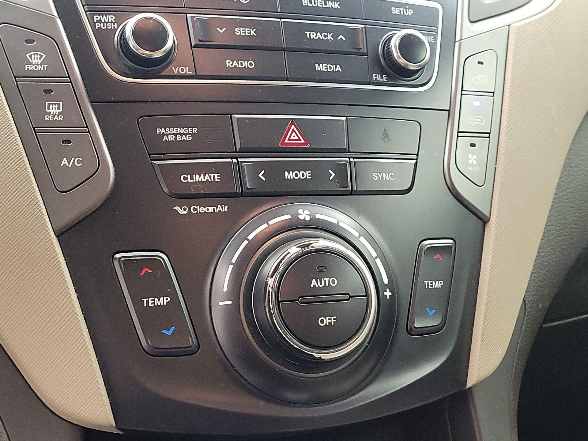 Thumbnail: 2018 Hyundai Santa Fe - 16