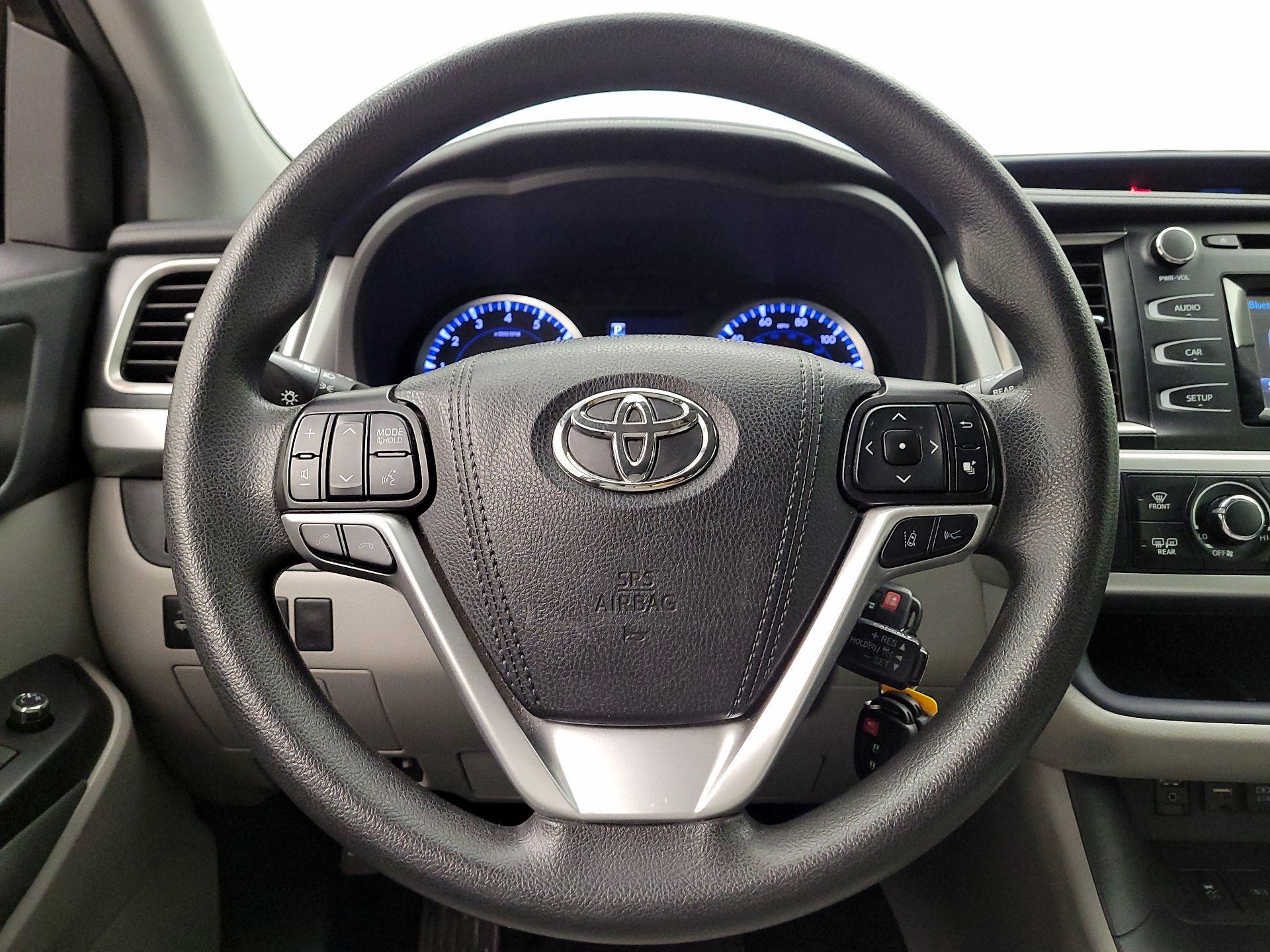 Thumbnail: 2019 Toyota Highlander - 10