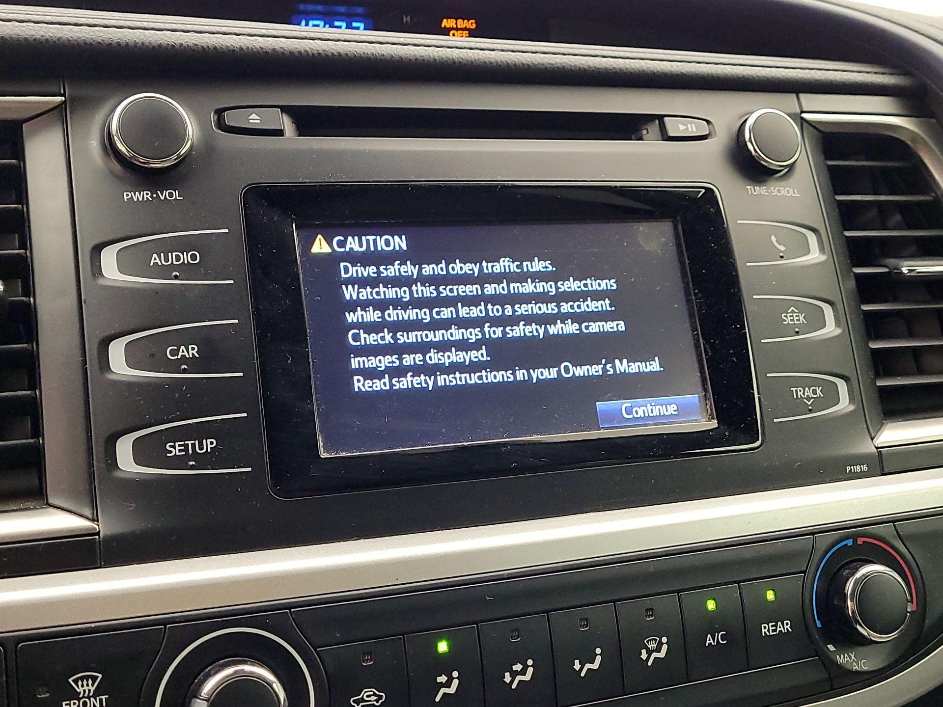 Thumbnail: 2019 Toyota Highlander - 15