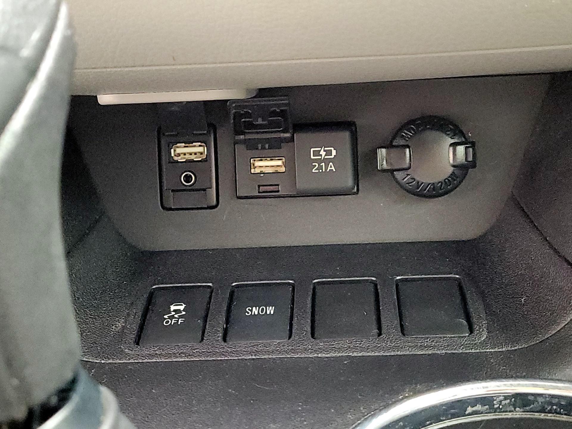 Thumbnail: 2019 Toyota Highlander - 18