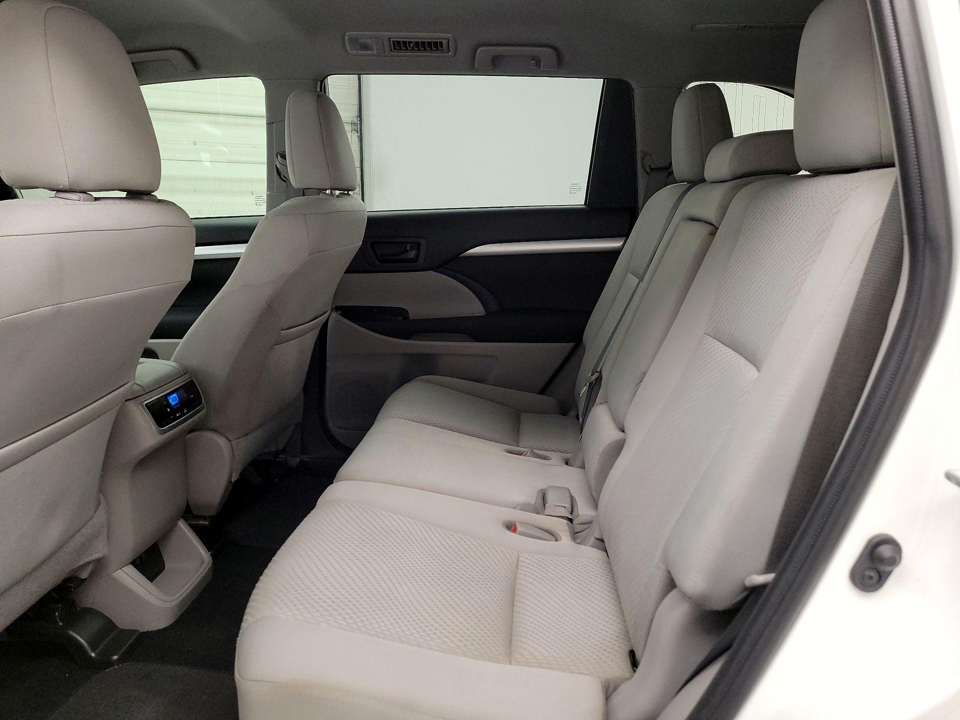 Thumbnail: 2019 Toyota Highlander - 19