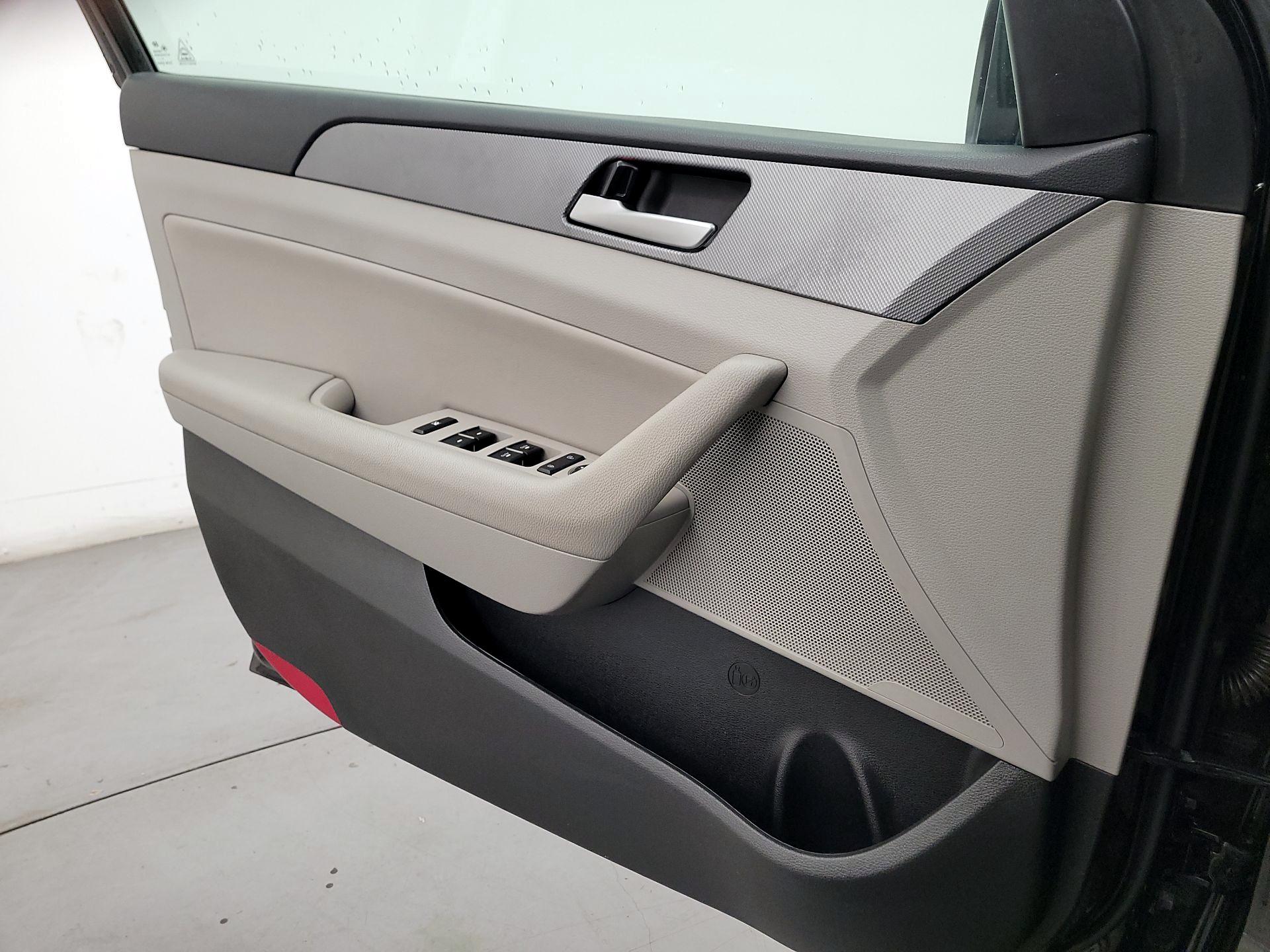 Thumbnail: 2019 Hyundai Sonata - 12