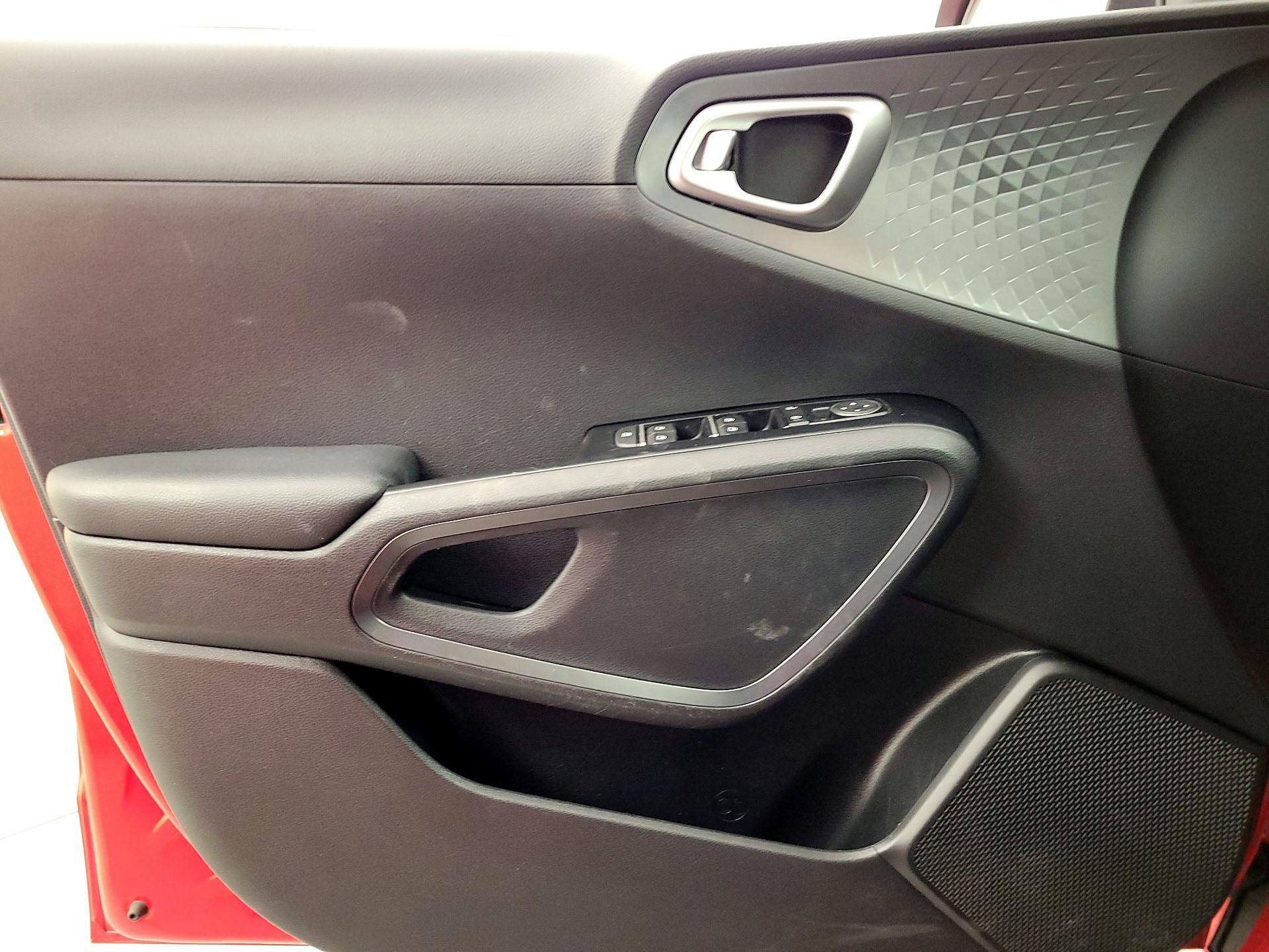 Thumbnail: 2020 Kia Soul - 12