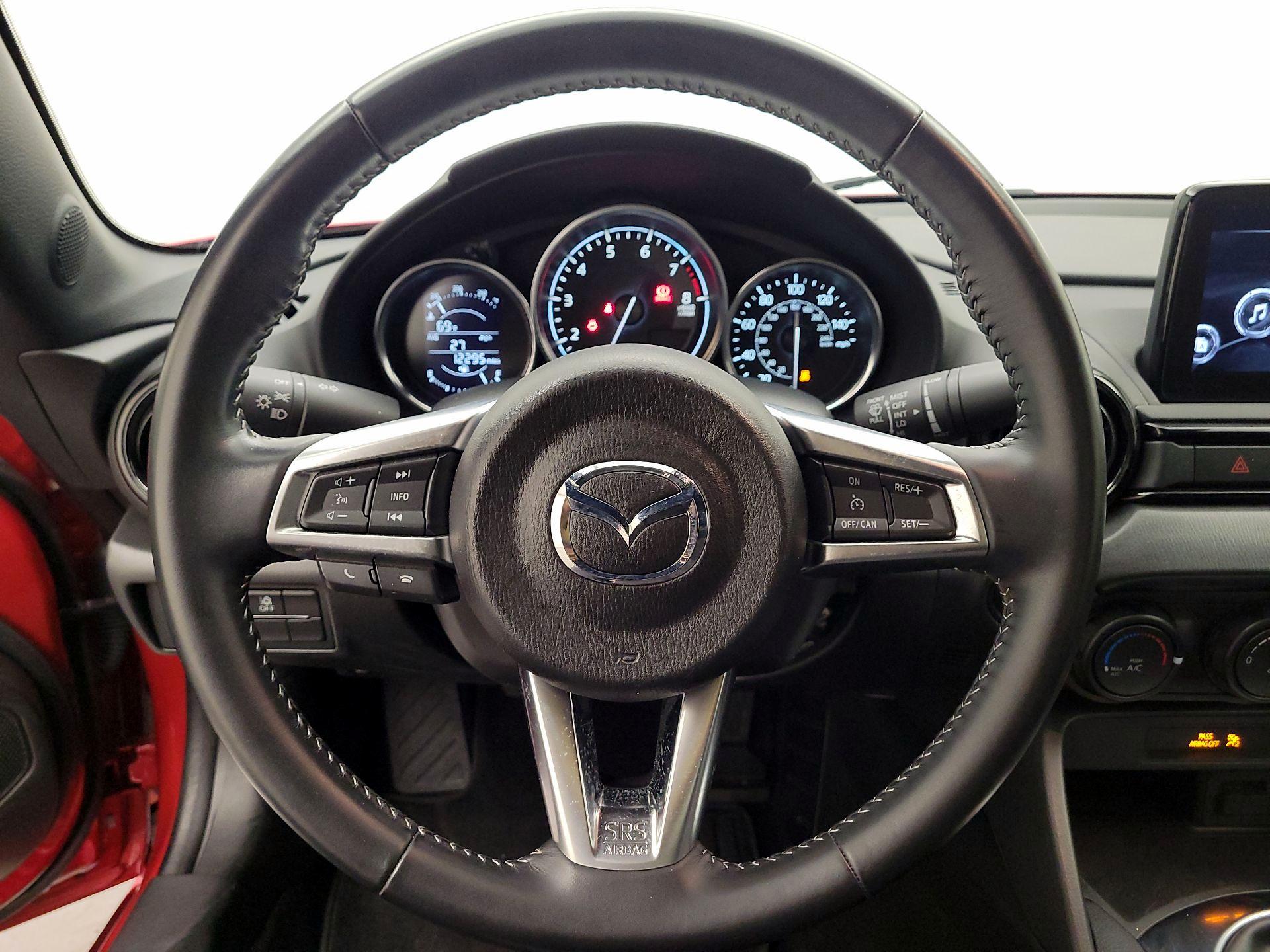 Thumbnail: 2021 Mazda MX-5 Miata - 10