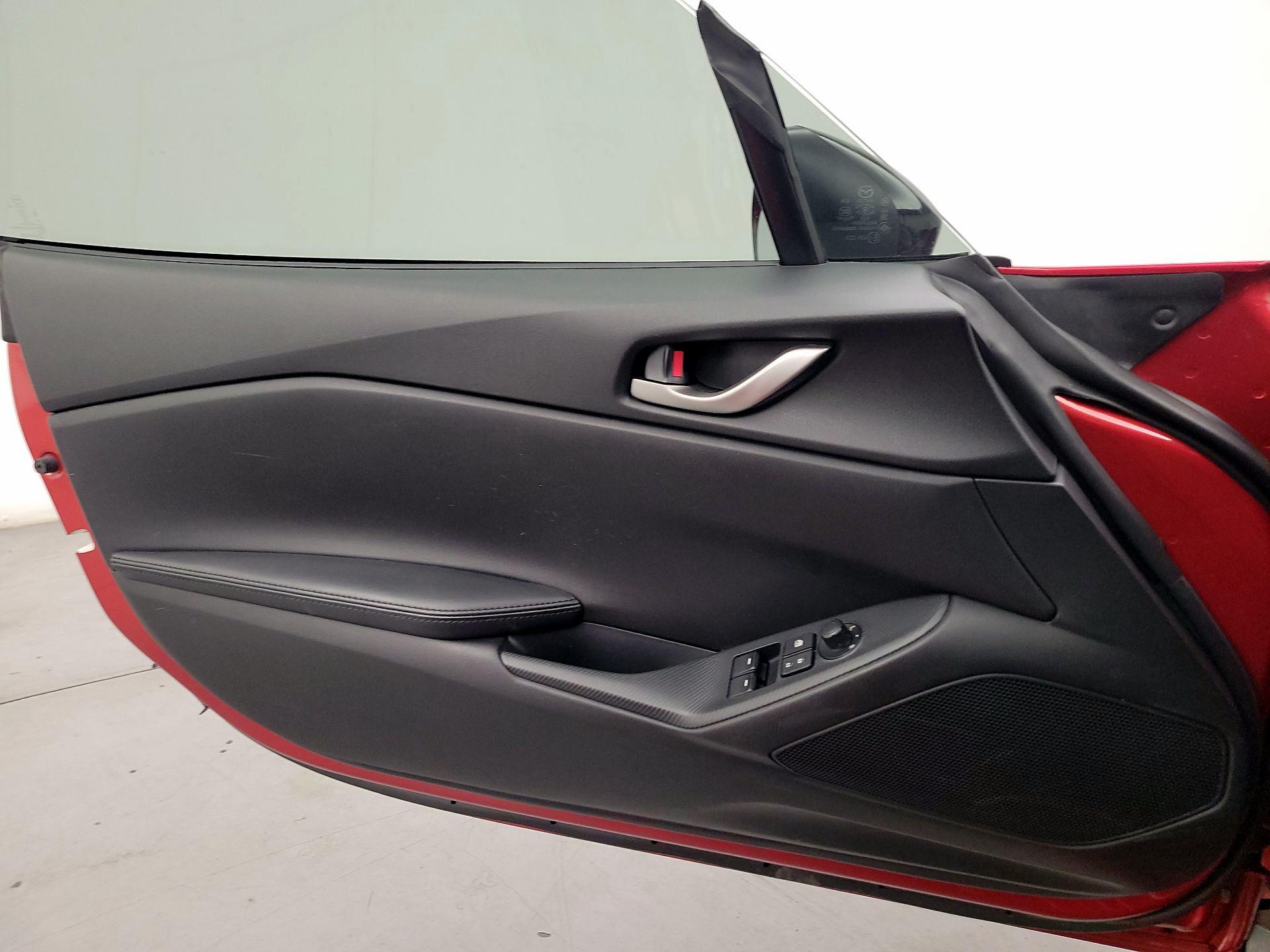 Thumbnail: 2021 Mazda MX-5 Miata - 12