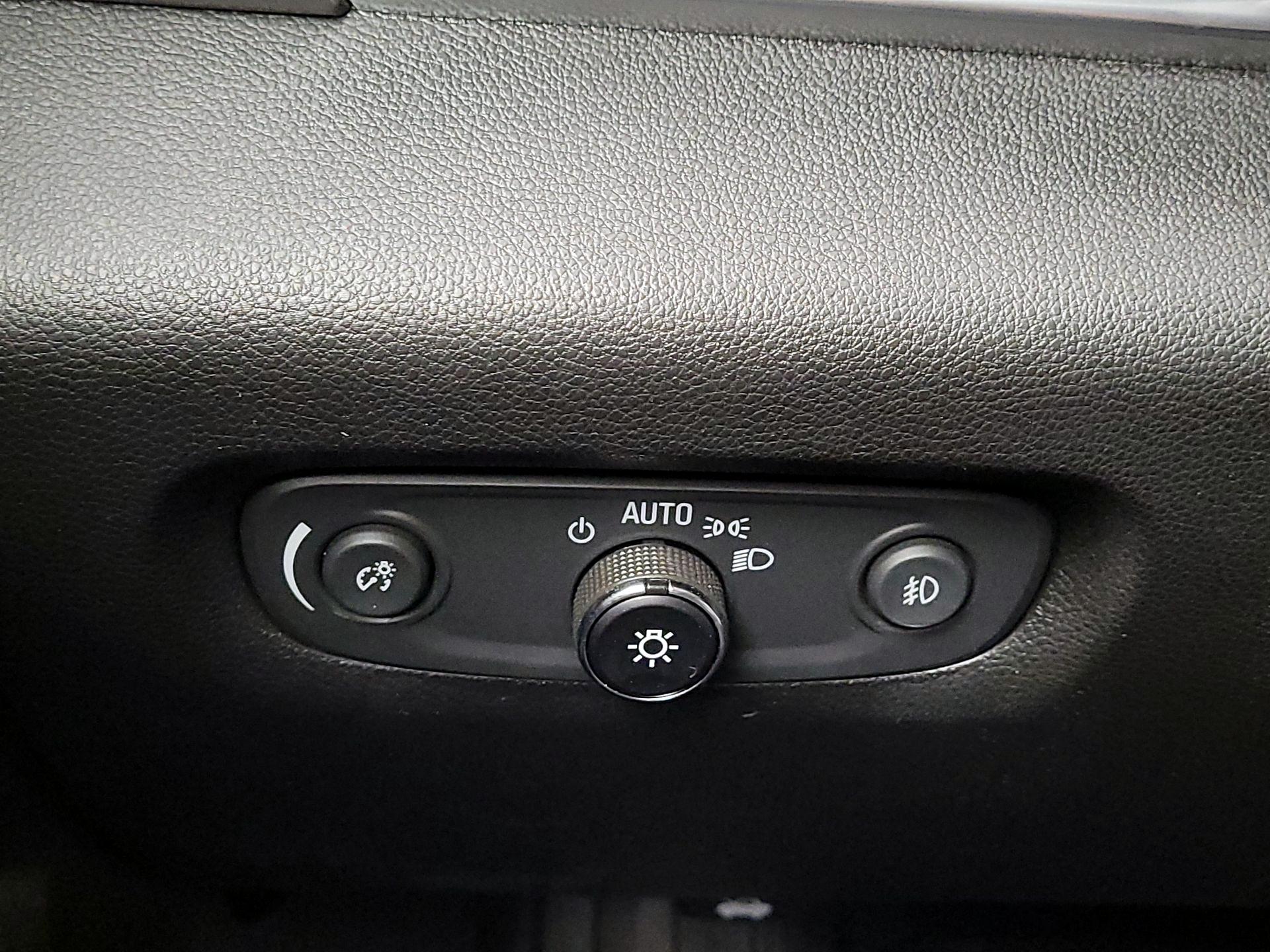 Thumbnail: 2020 Chevrolet Traverse - 13