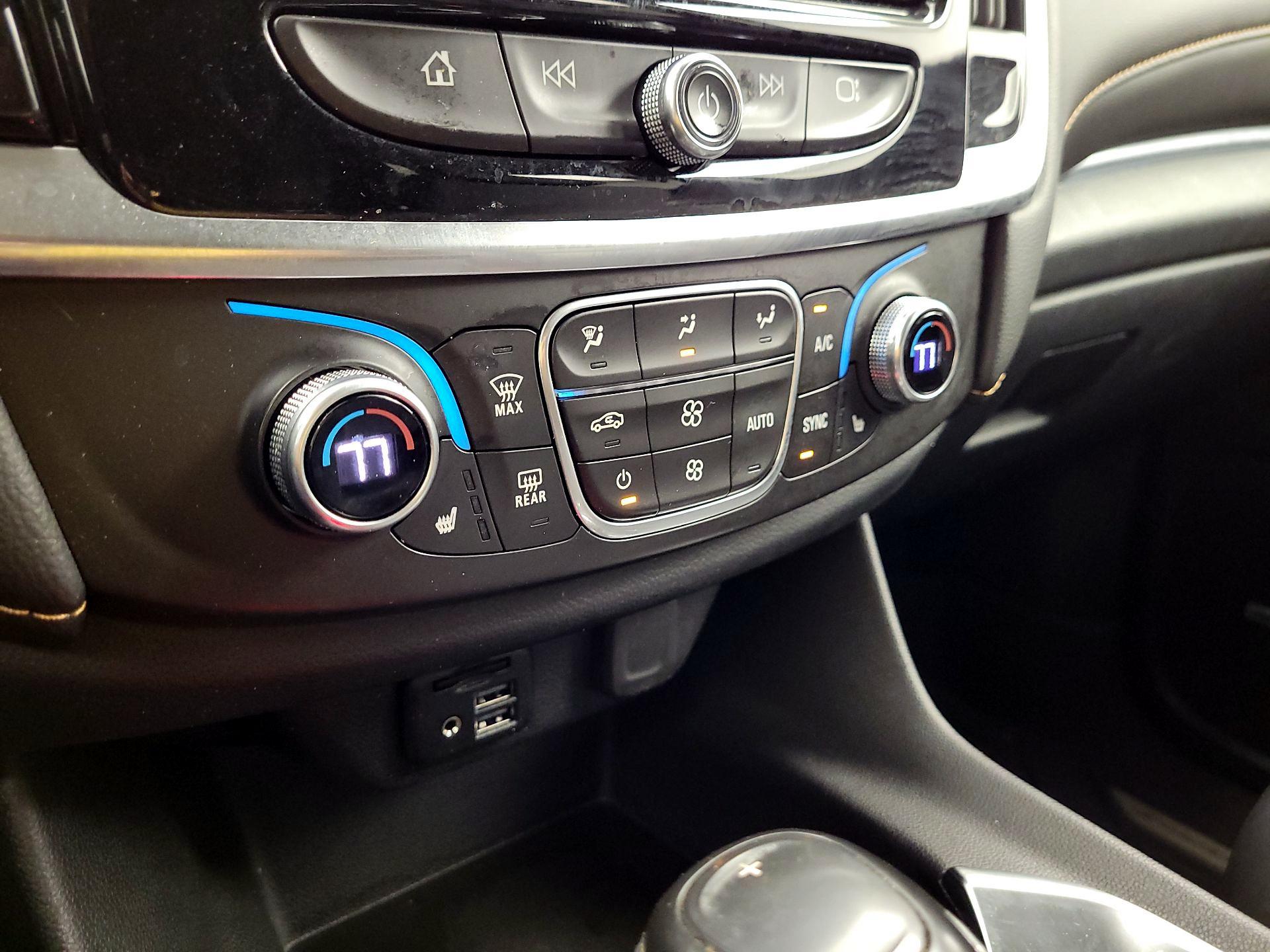 Thumbnail: 2020 Chevrolet Traverse - 16