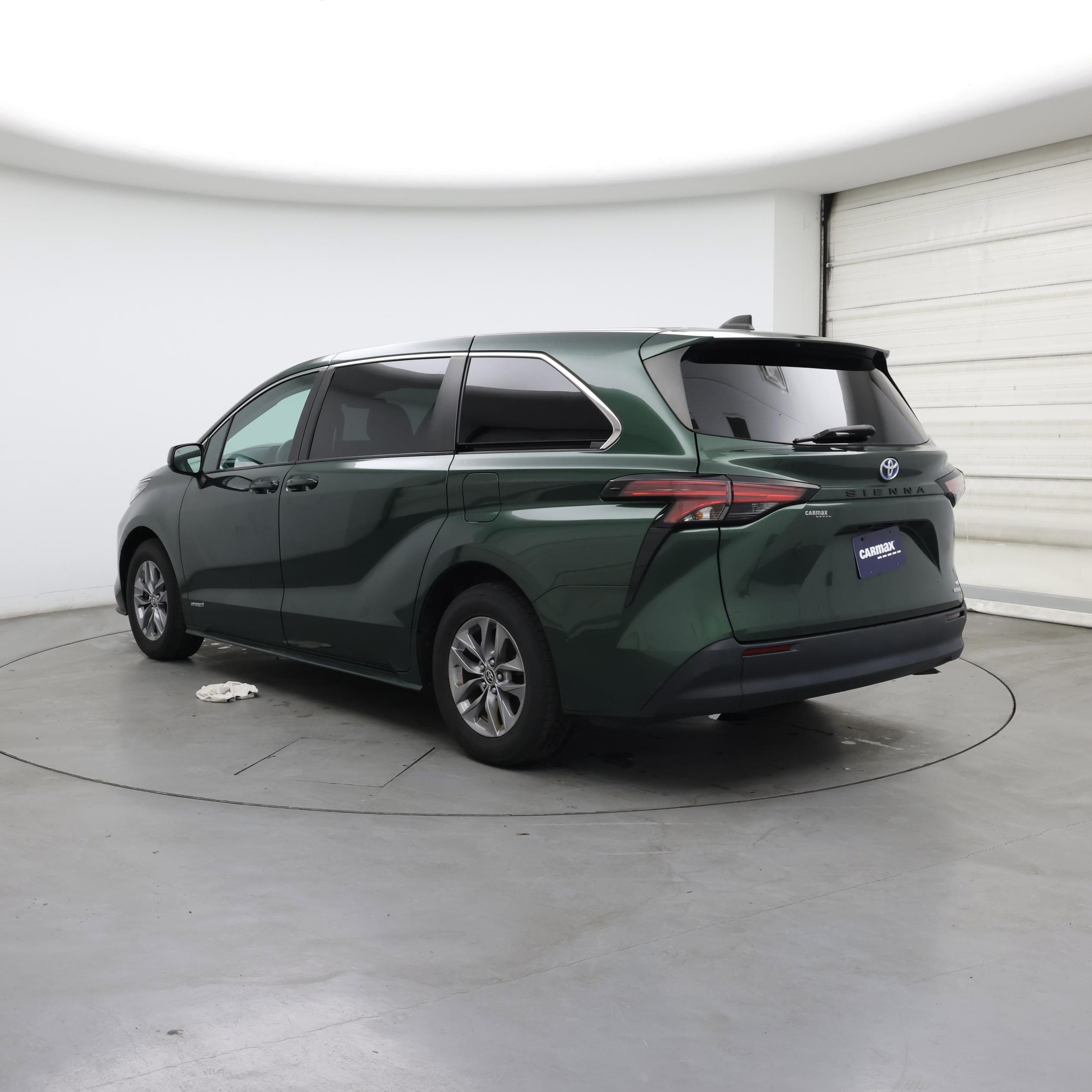 Thumbnail: 2021 Toyota Sienna - 2
