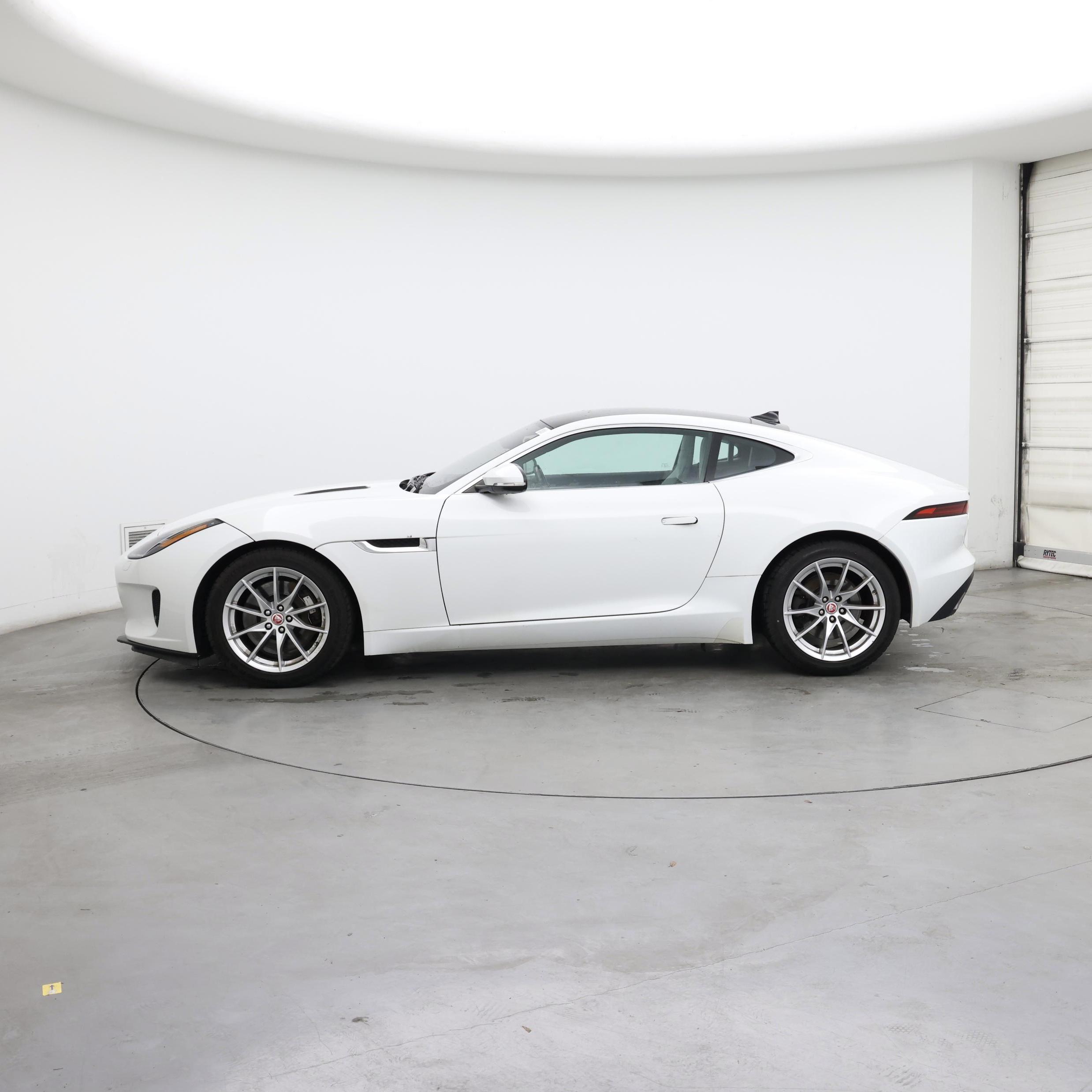 Thumbnail: 2018 Jaguar F-Type - 3