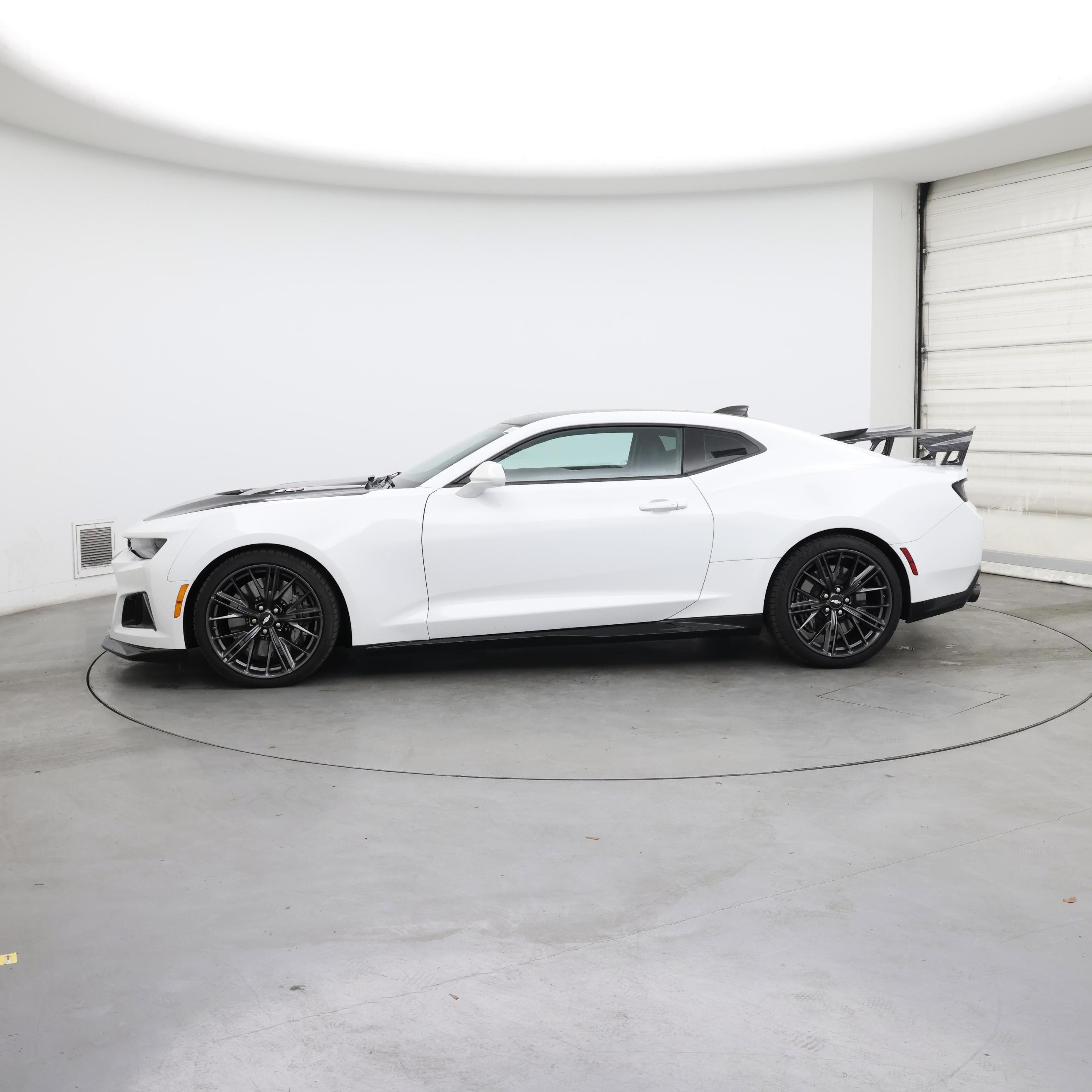 Thumbnail: 2018 Chevrolet Camaro - 4