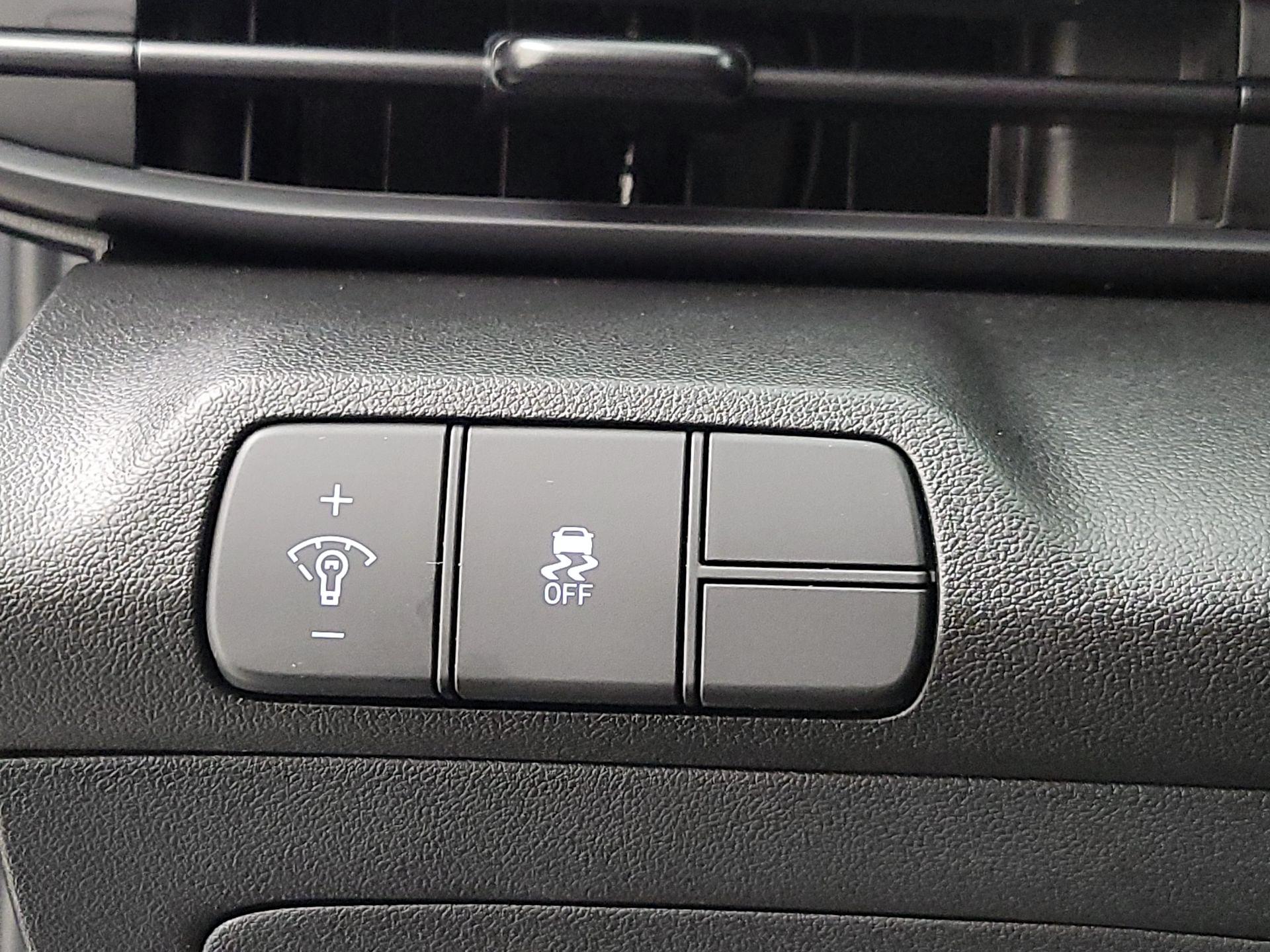 Thumbnail: 2025 Hyundai Elantra - 13