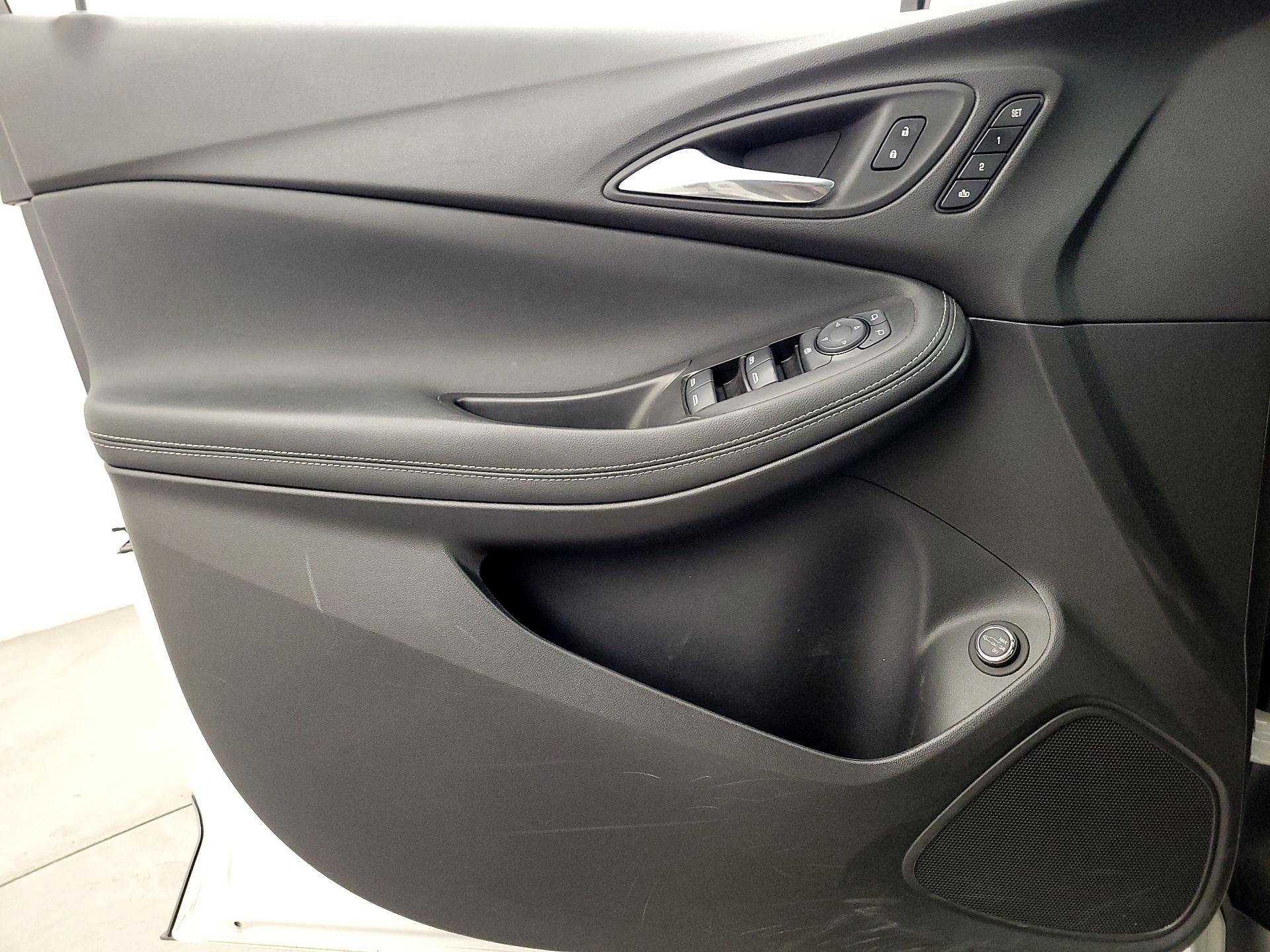 Thumbnail: 2022 Buick Encore GX - 12