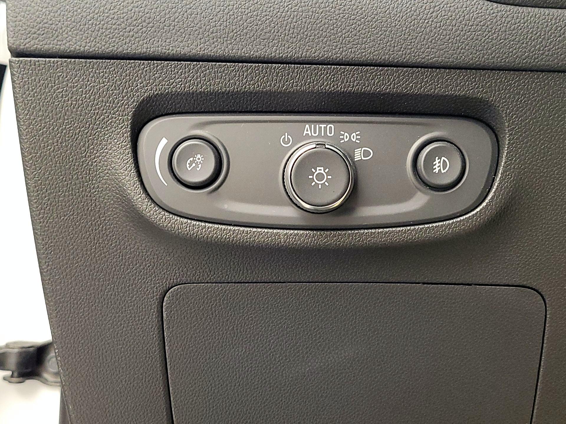 Thumbnail: 2022 Buick Encore GX - 13