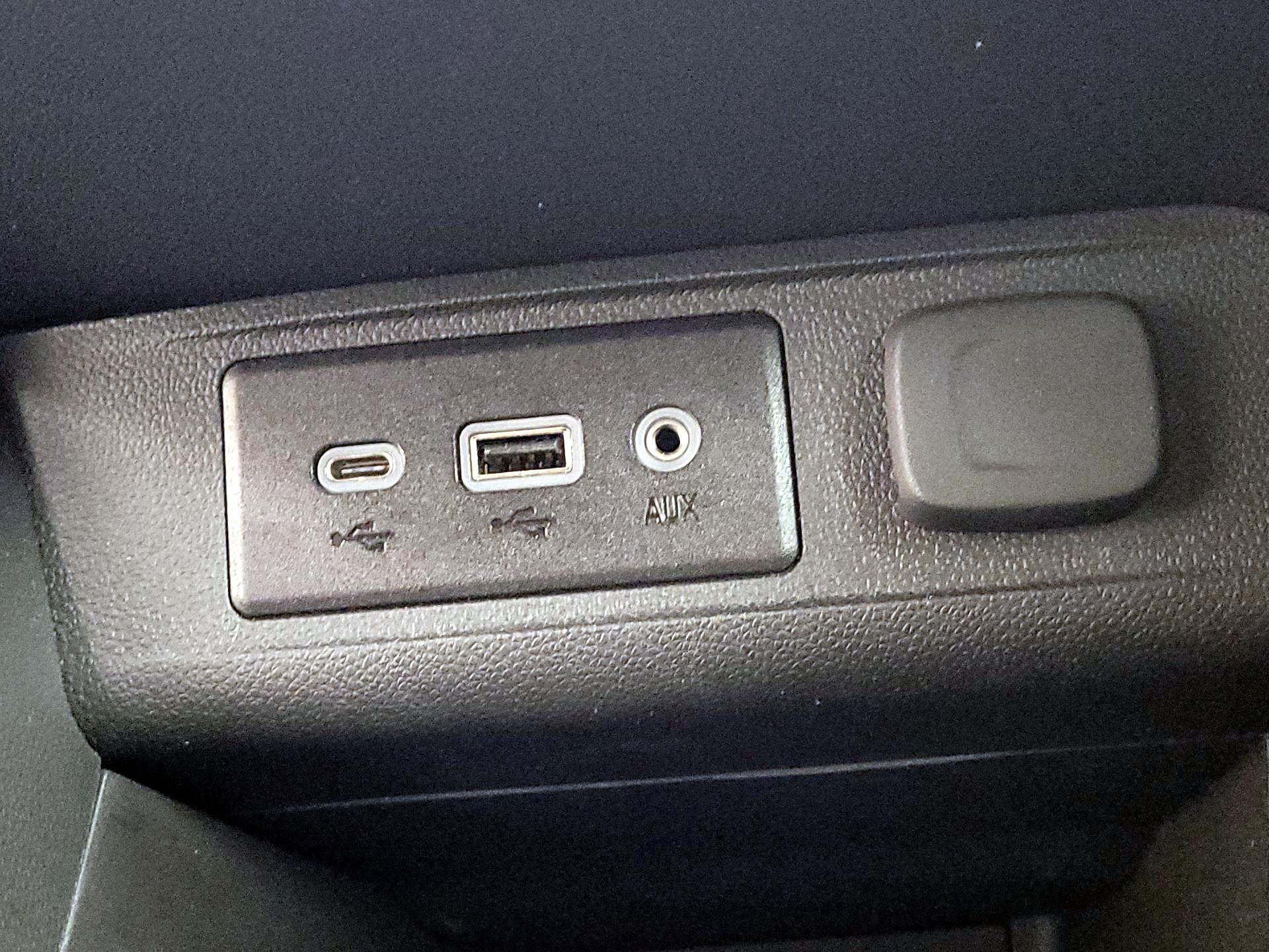 Thumbnail: 2022 Buick Encore GX - 18