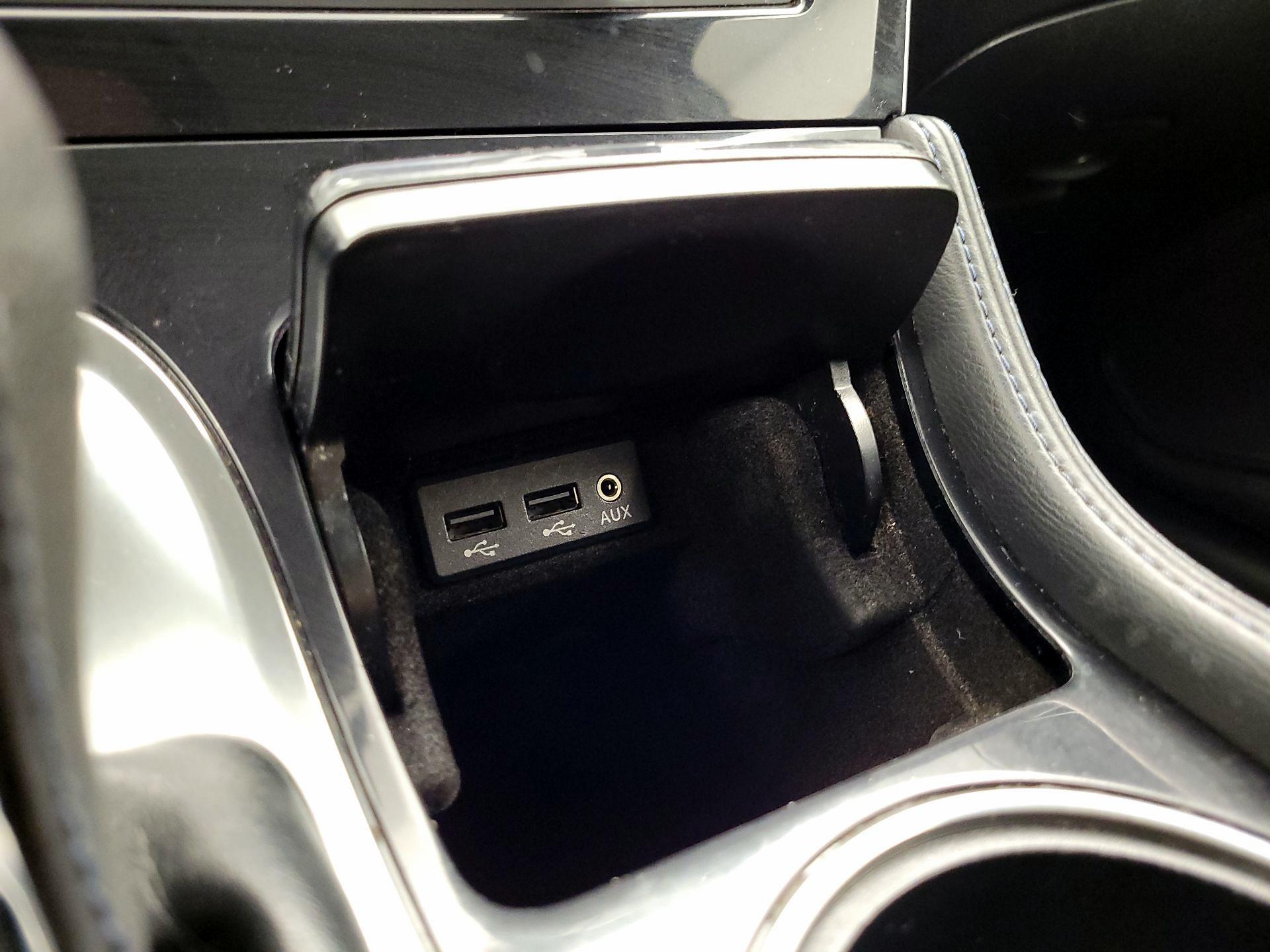 Thumbnail: 2016 Nissan Maxima - 19