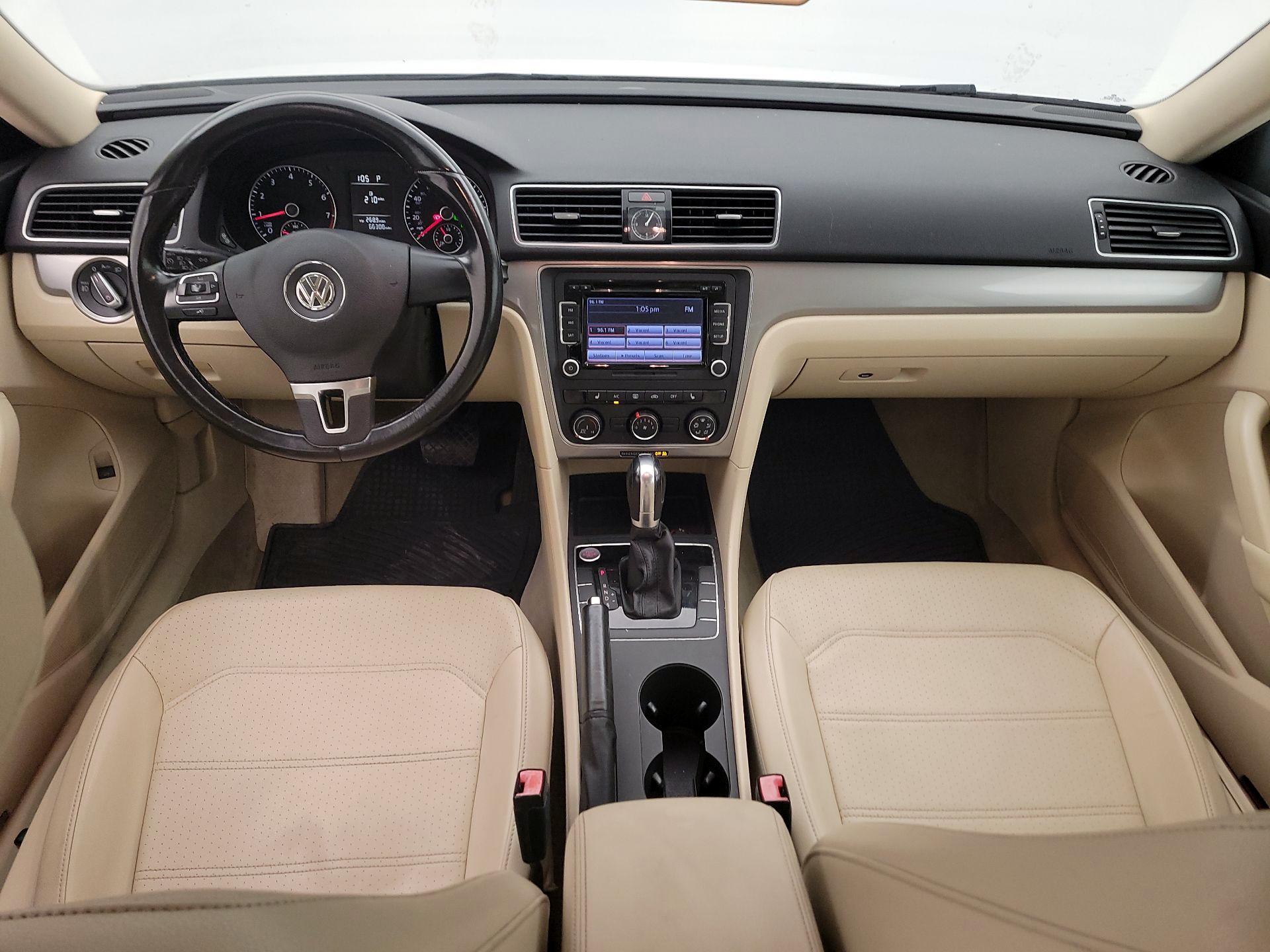 Thumbnail: 2015 Volkswagen Passat - 9