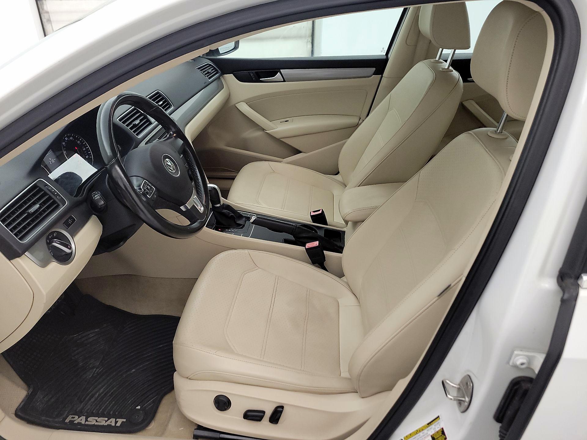 Thumbnail: 2015 Volkswagen Passat - 11