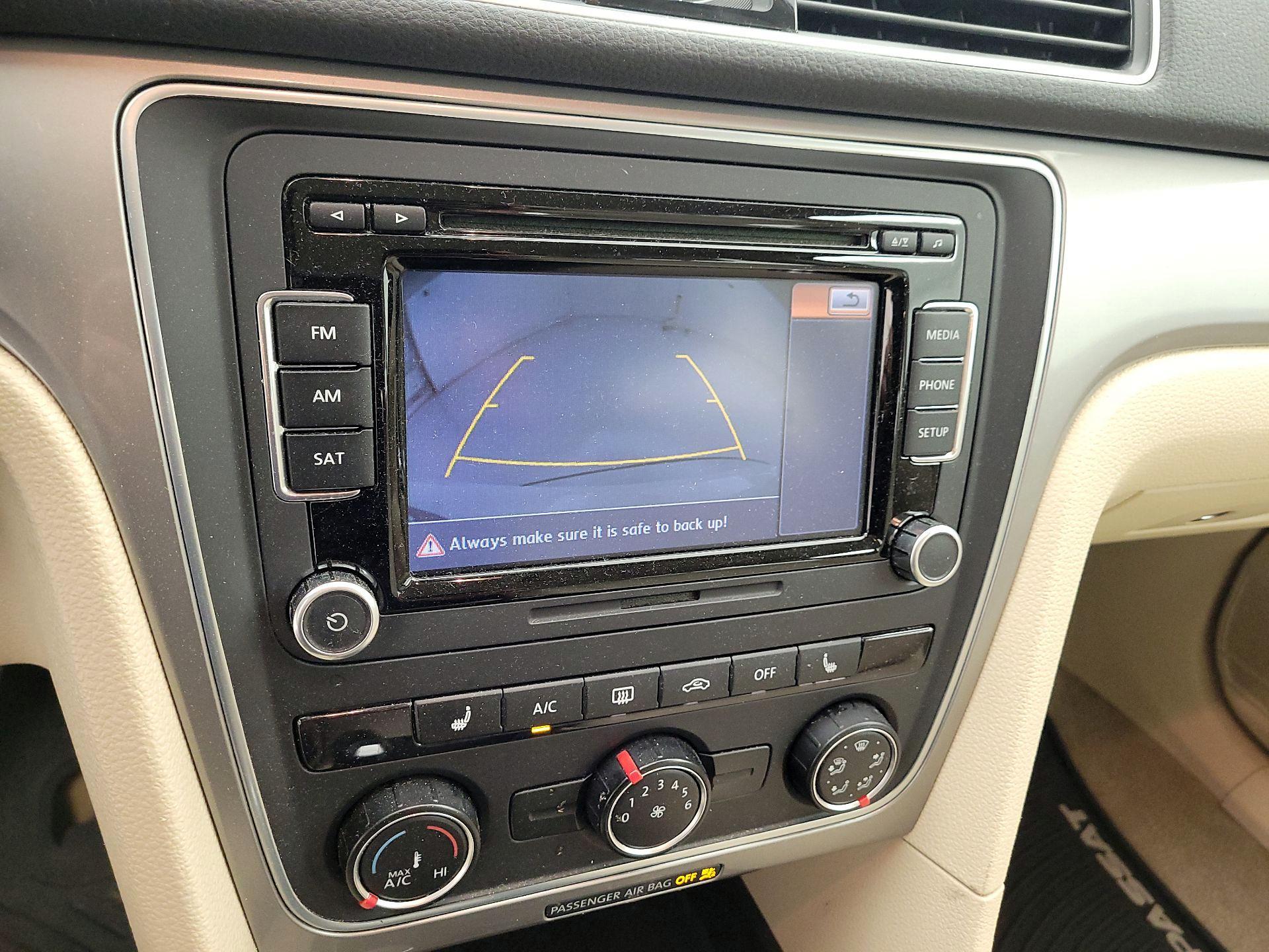 Thumbnail: 2015 Volkswagen Passat - 14