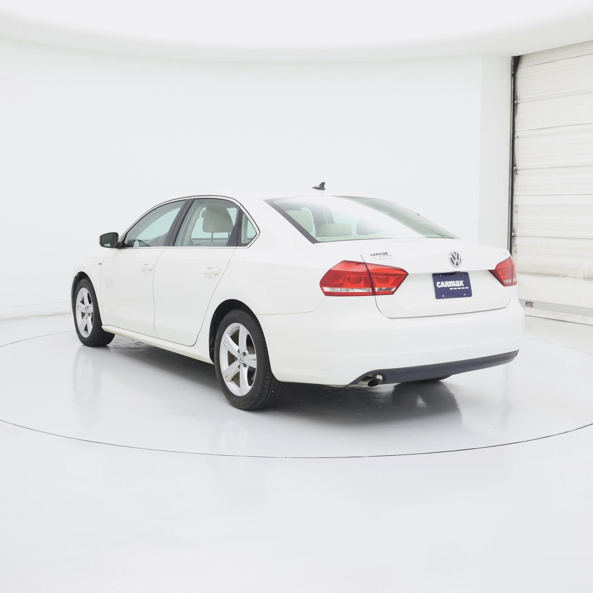 Thumbnail: 2015 Volkswagen Passat - 2