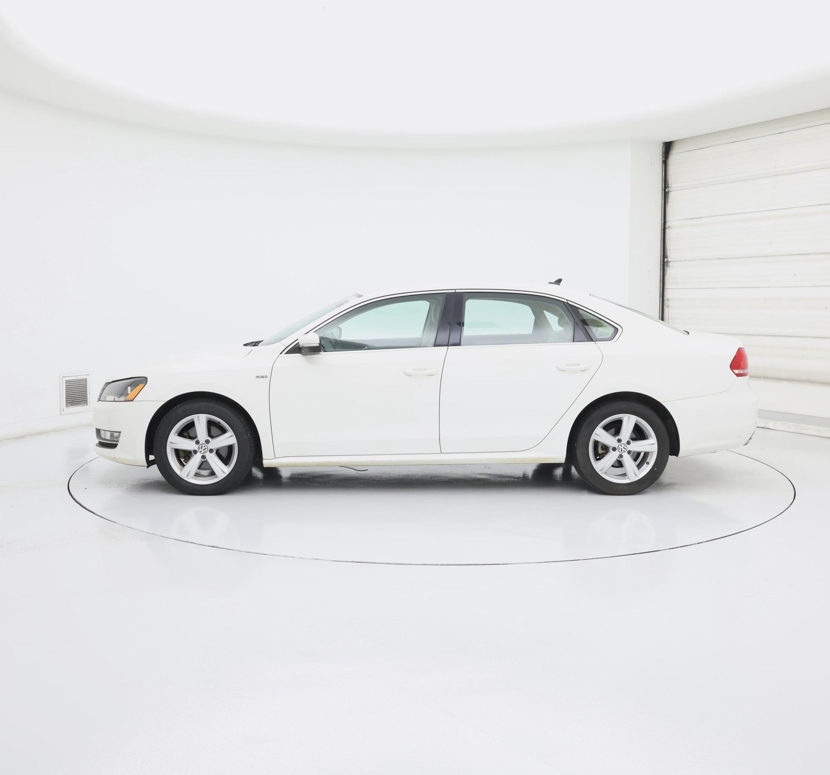 Thumbnail: 2015 Volkswagen Passat - 3