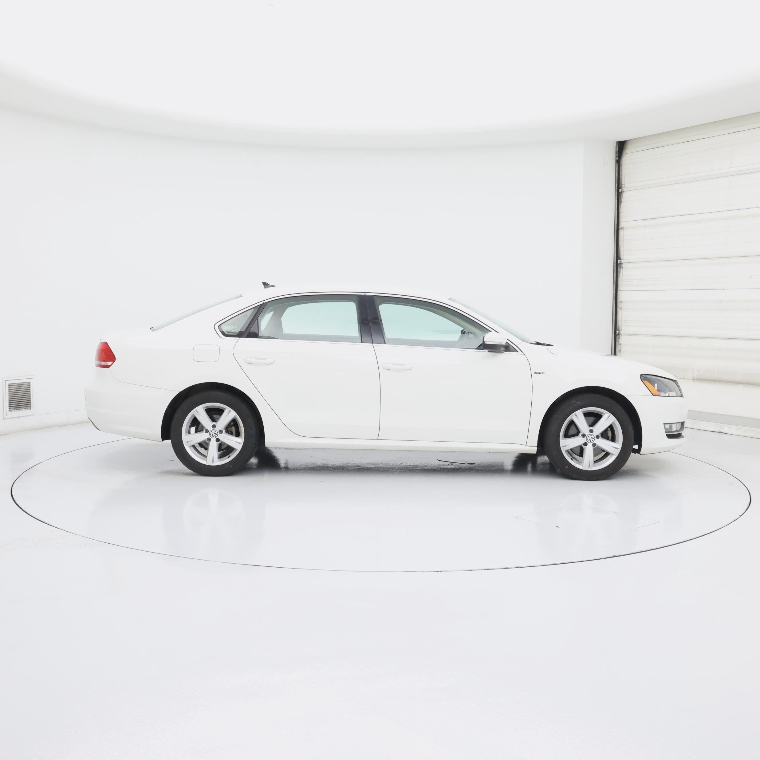 Thumbnail: 2015 Volkswagen Passat - 7