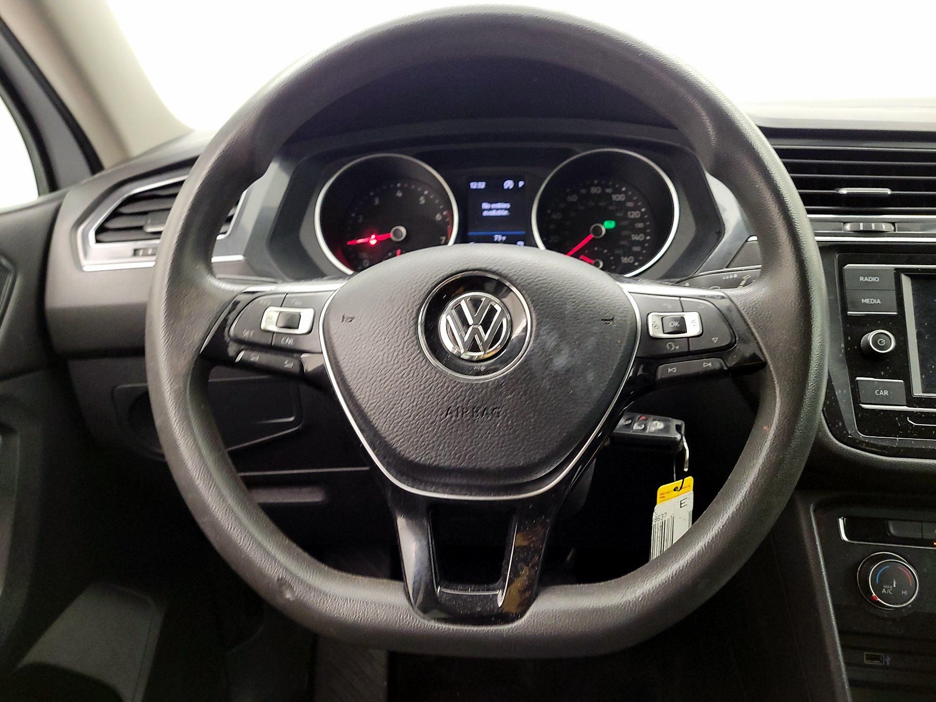 Thumbnail: 2018 Volkswagen Tiguan - 10