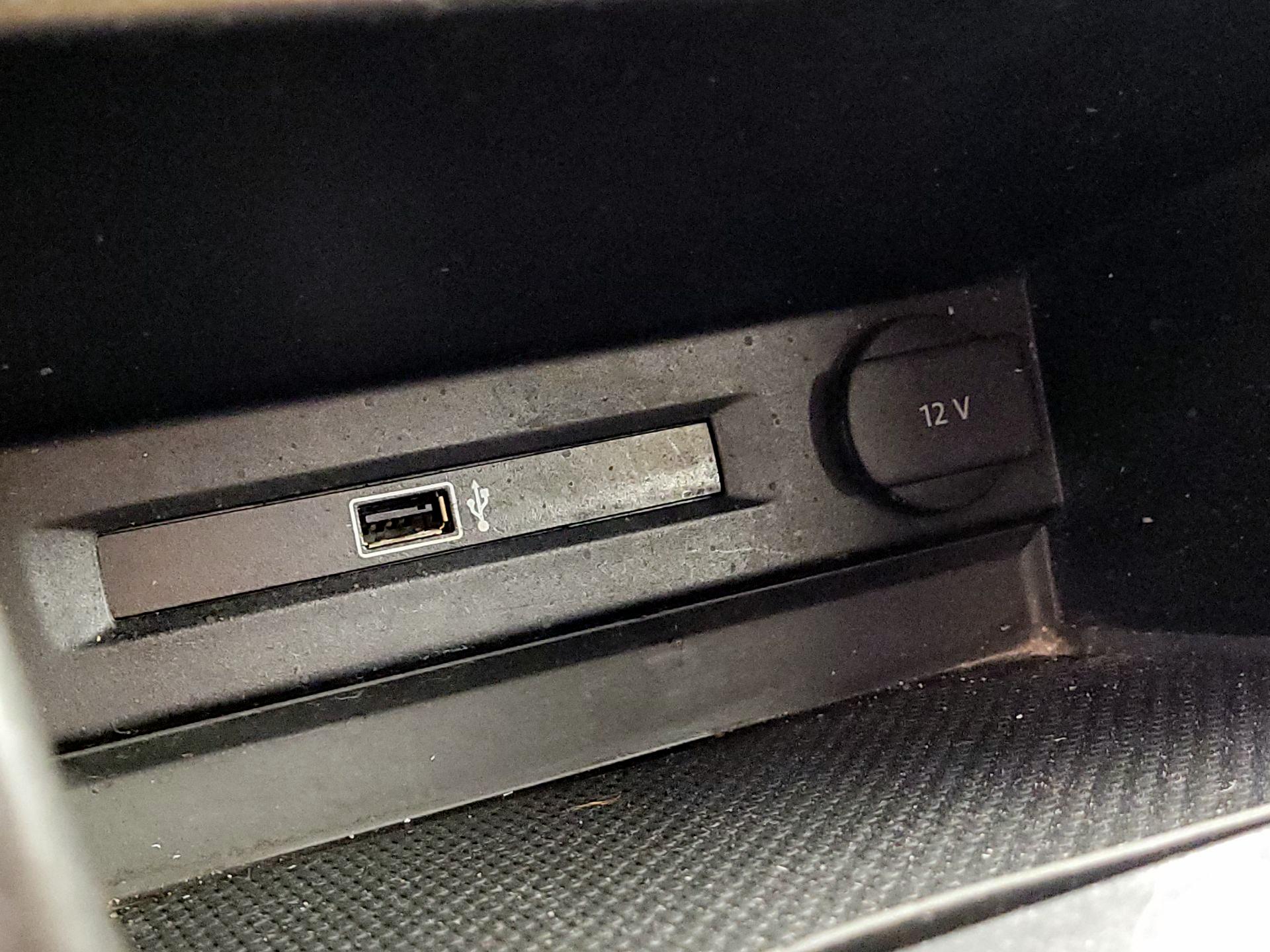 Thumbnail: 2018 Volkswagen Tiguan - 18