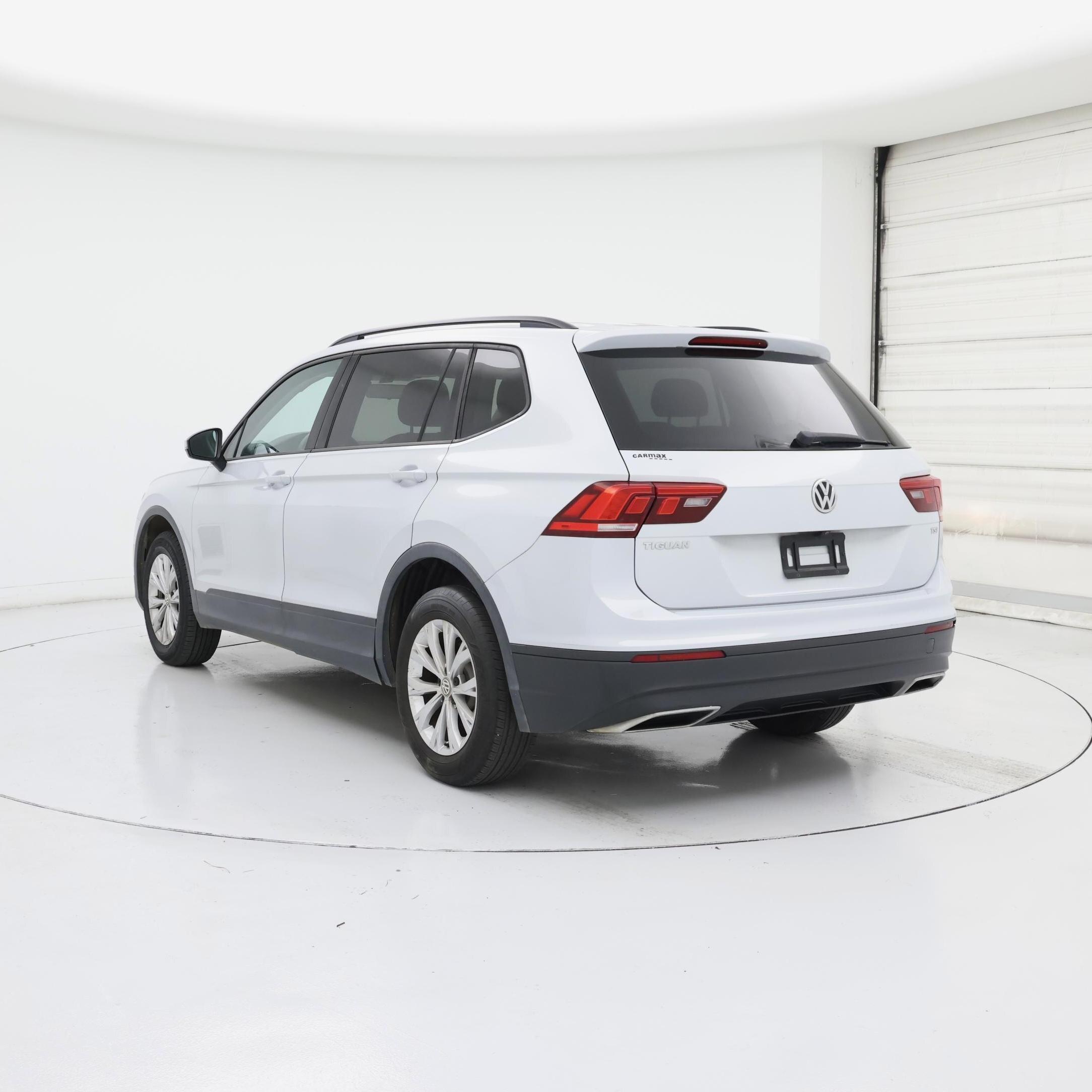 Thumbnail: 2018 Volkswagen Tiguan - 2