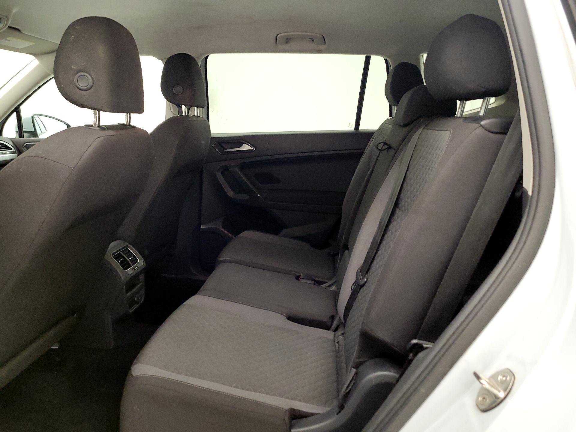 Thumbnail: 2018 Volkswagen Tiguan - 19