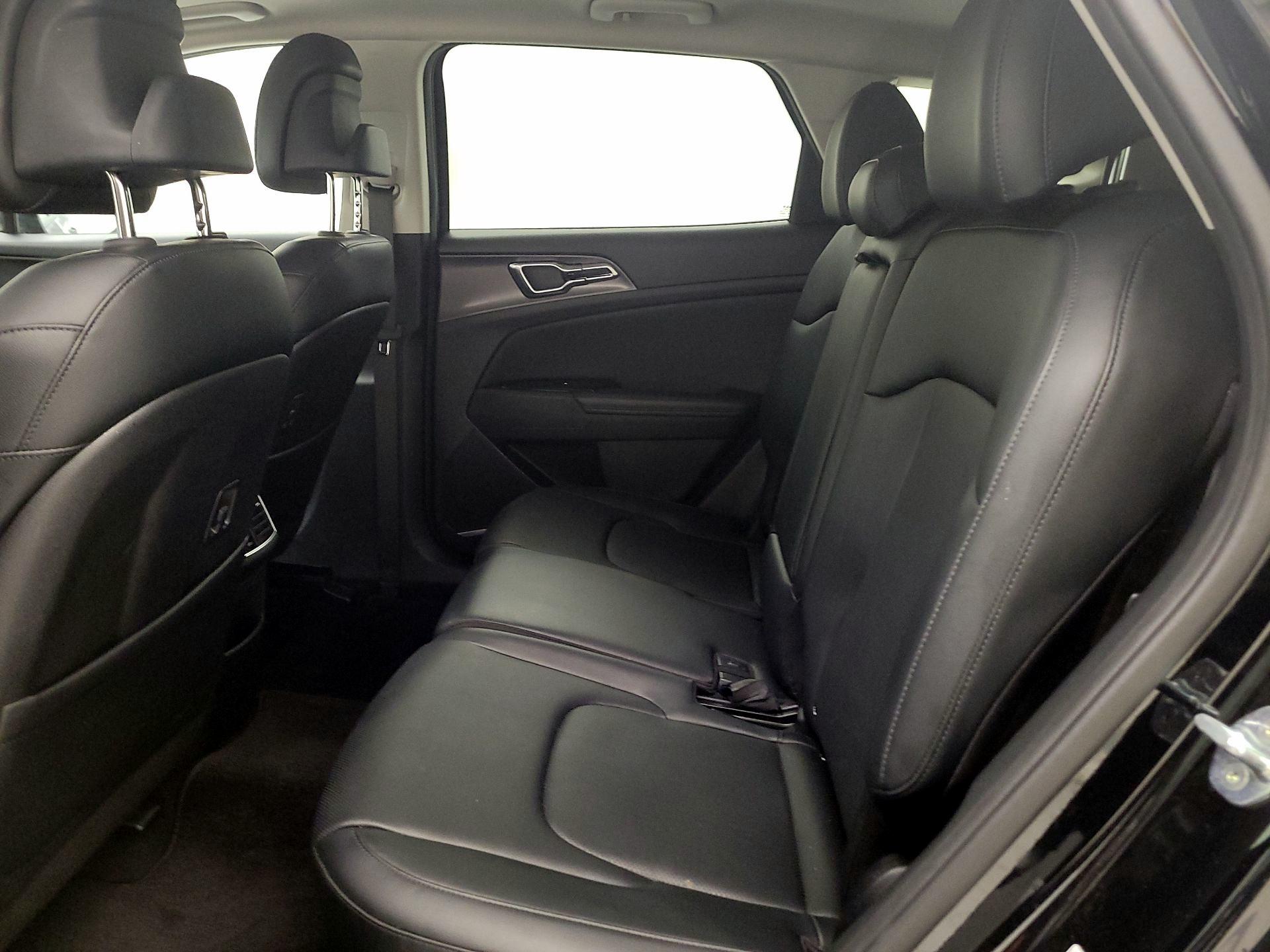 Thumbnail: 2023 Kia Sportage - 19