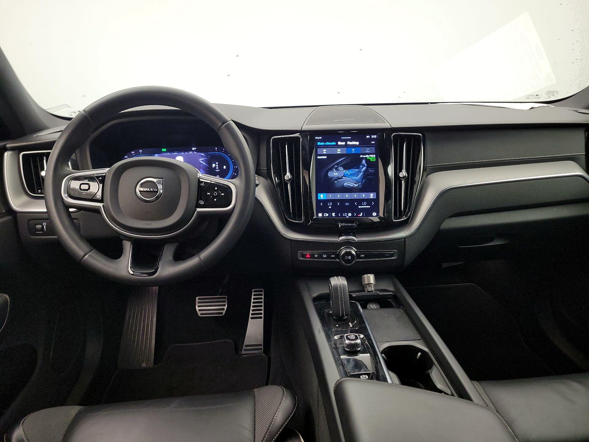 Thumbnail: 2022 Volvo XC60 - 9