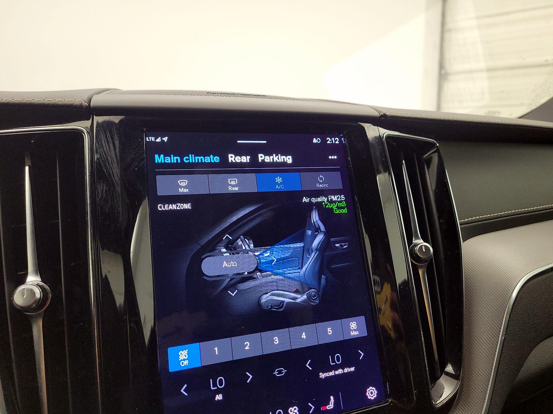 Thumbnail: 2022 Volvo XC60 - 13