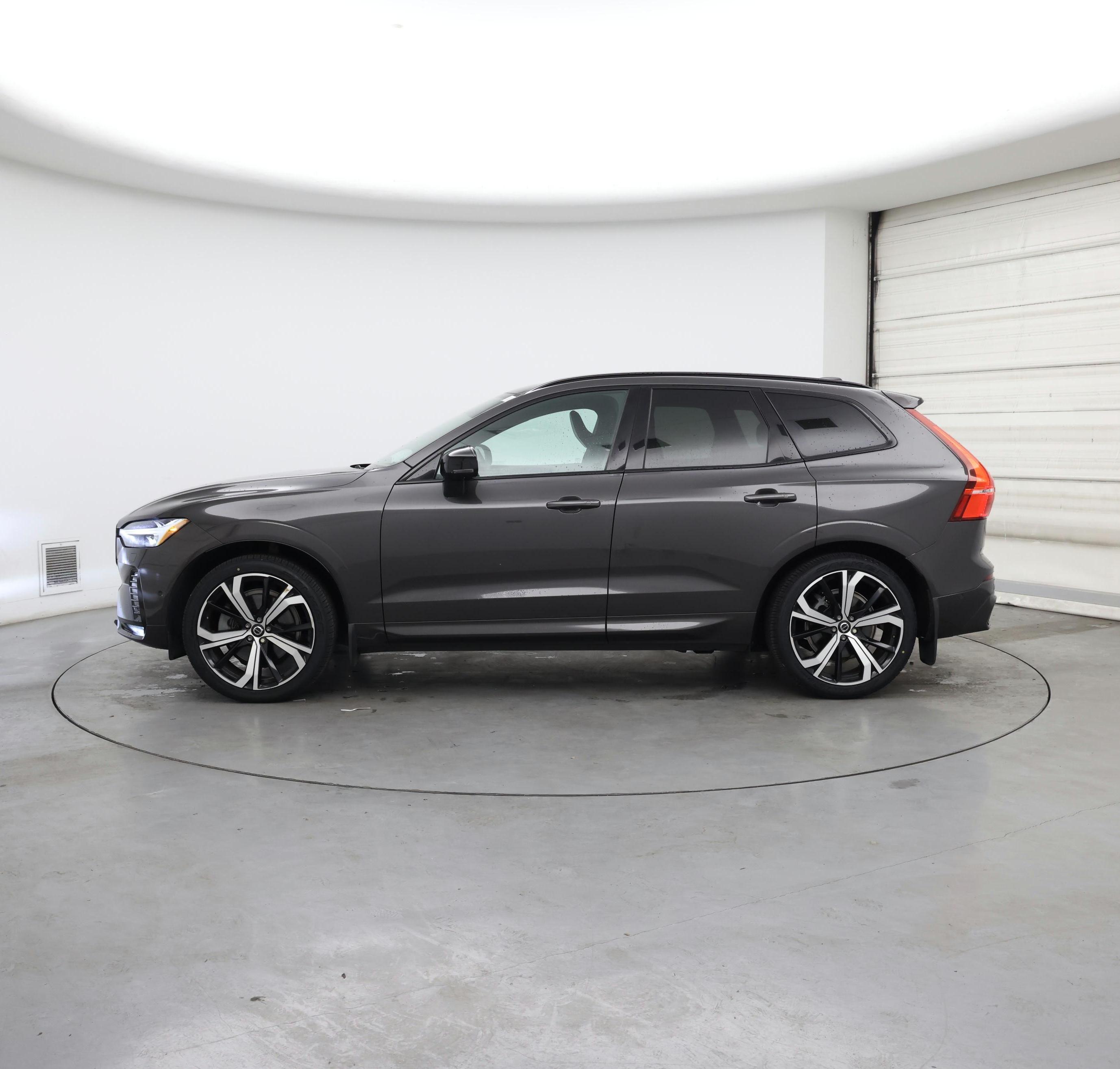 Thumbnail: 2022 Volvo XC60 - 3