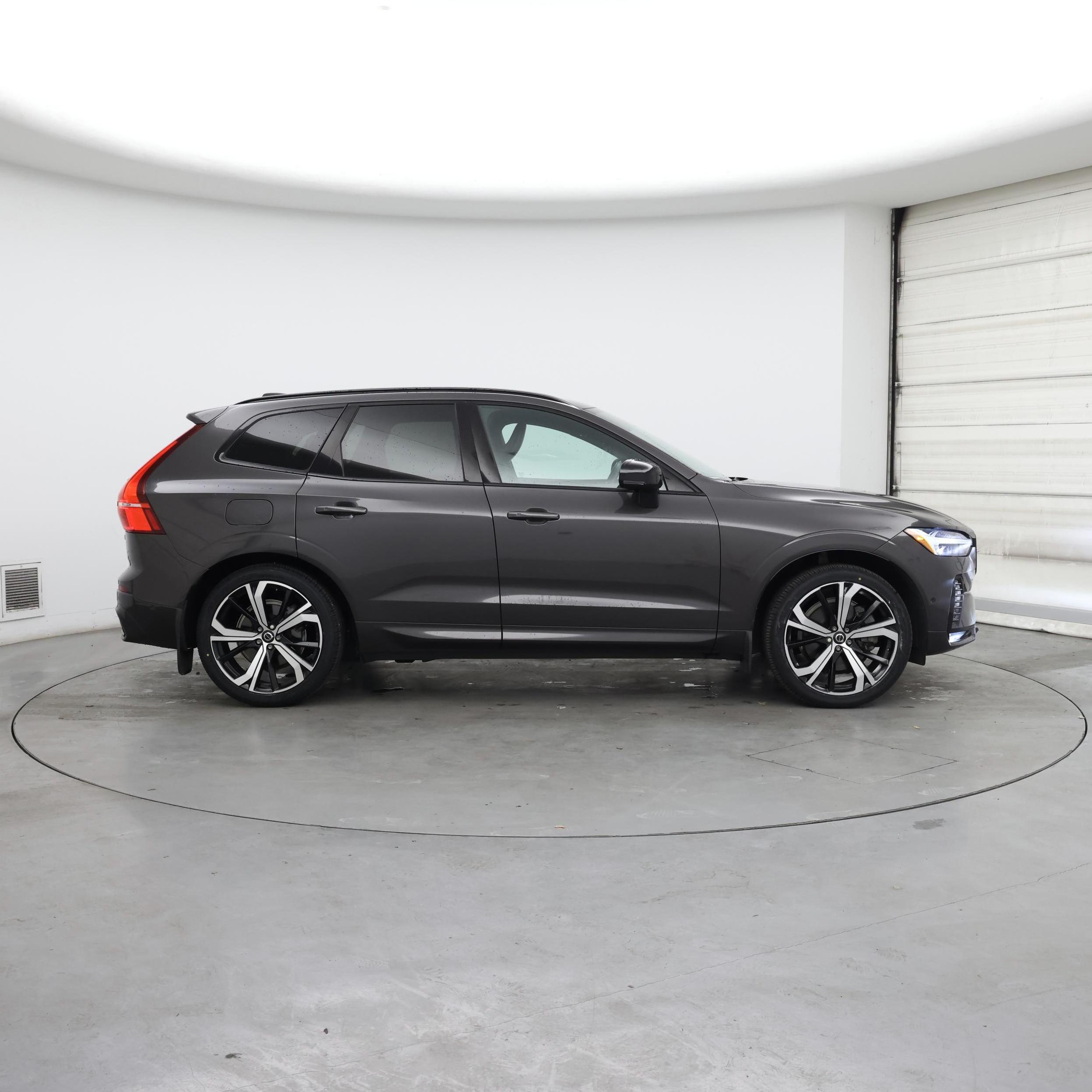 Thumbnail: 2022 Volvo XC60 - 7