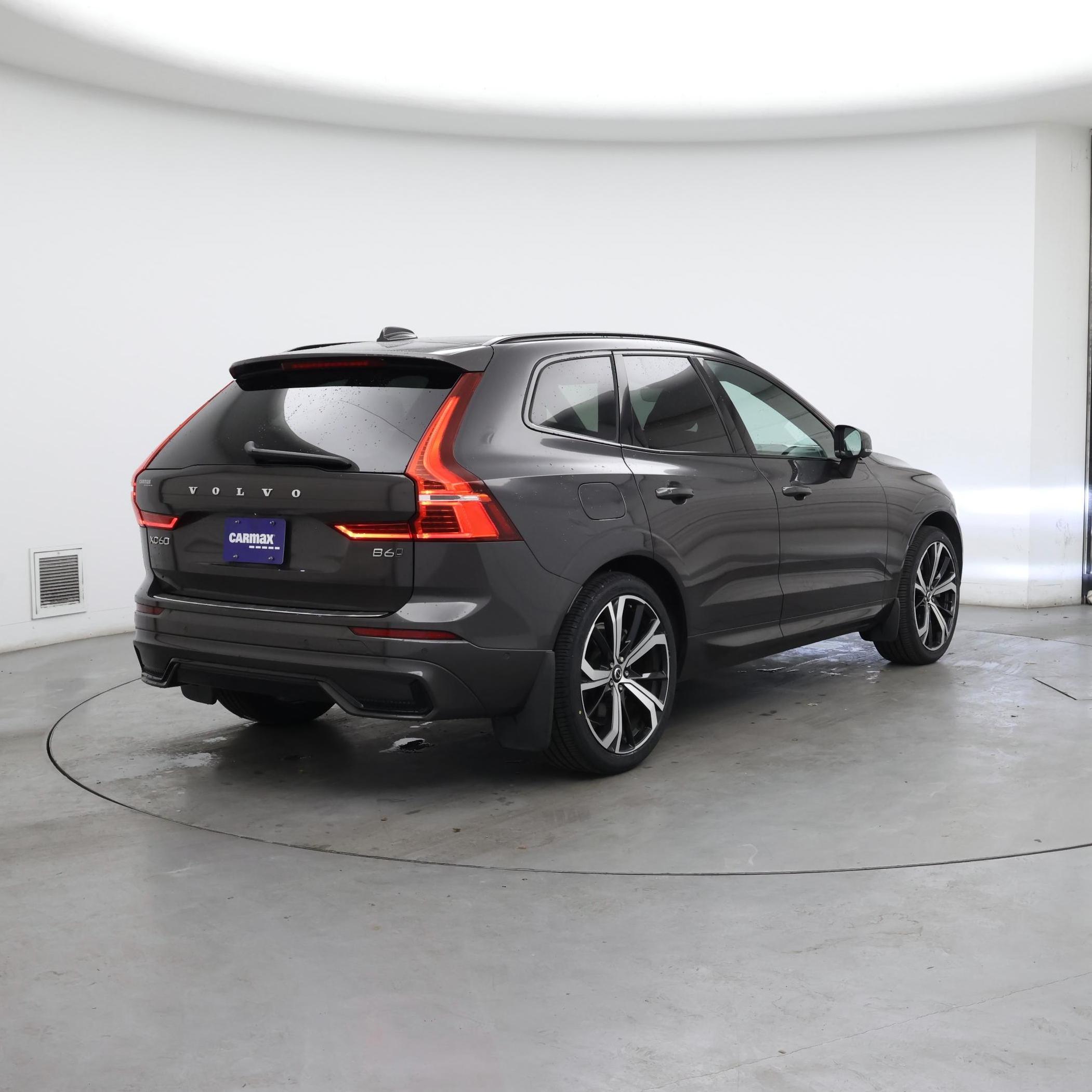 Thumbnail: 2022 Volvo XC60 - 8