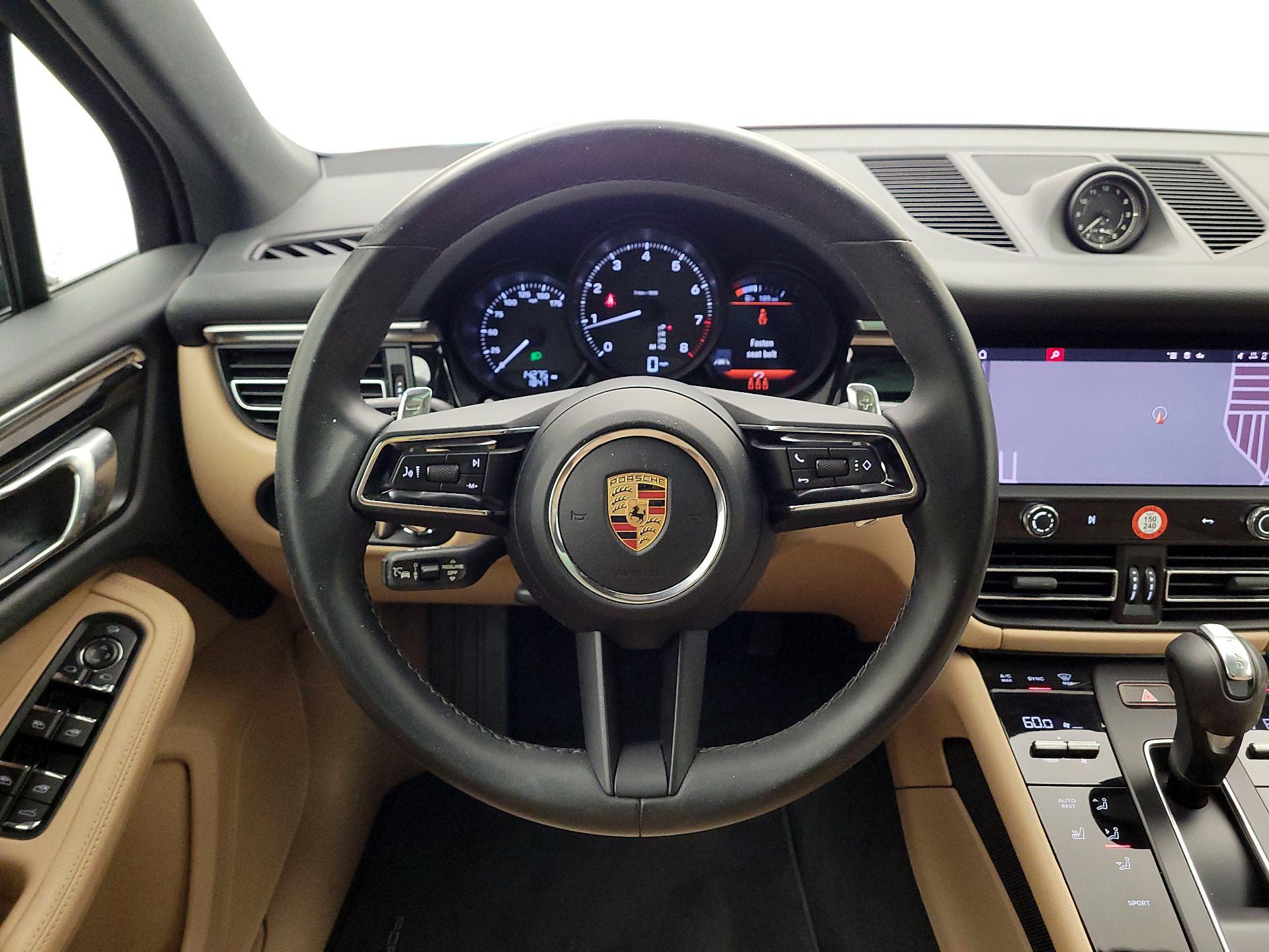 Thumbnail: 2023 Porsche Macan - 10