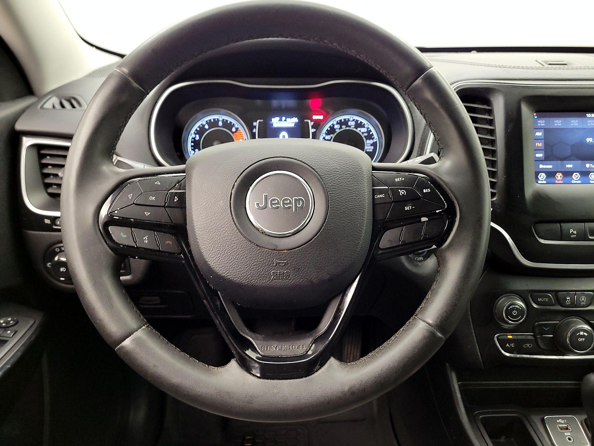 Thumbnail: 2020 Jeep Cherokee - 10