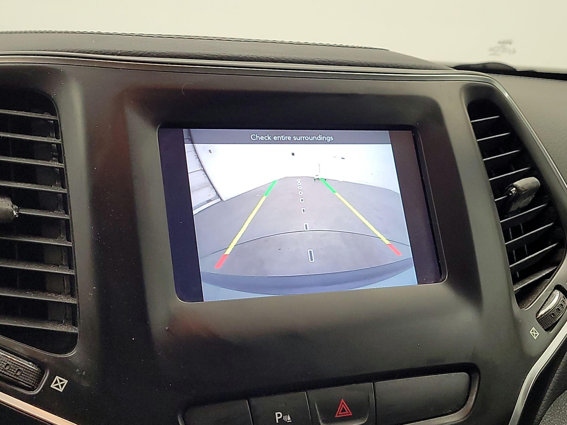 Thumbnail: 2020 Jeep Cherokee - 14