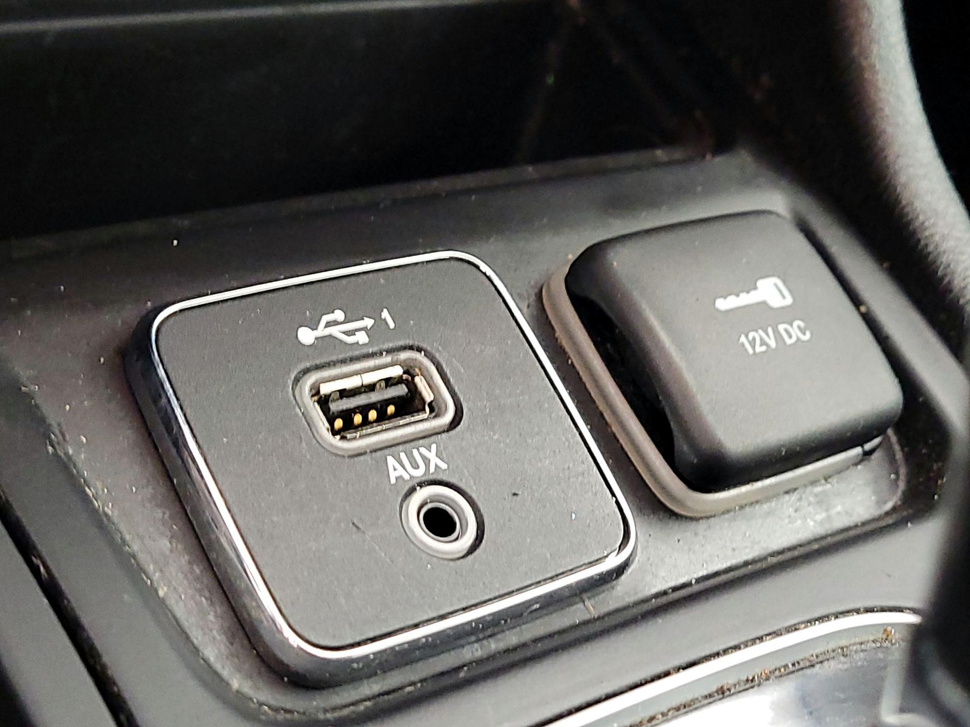 Thumbnail: 2020 Jeep Cherokee - 18