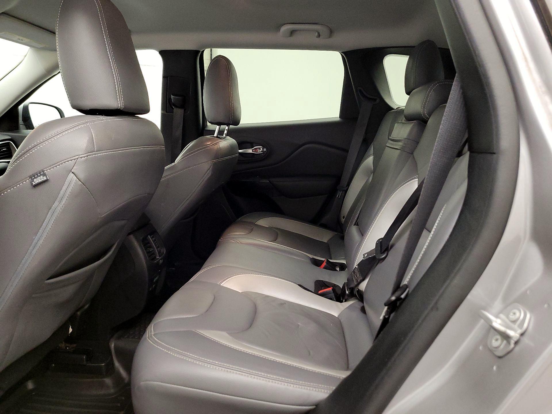 Thumbnail: 2020 Jeep Cherokee - 19