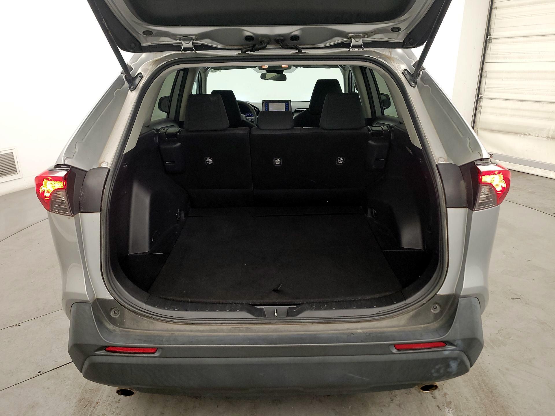 Thumbnail: 2019 Toyota RAV4 - 19