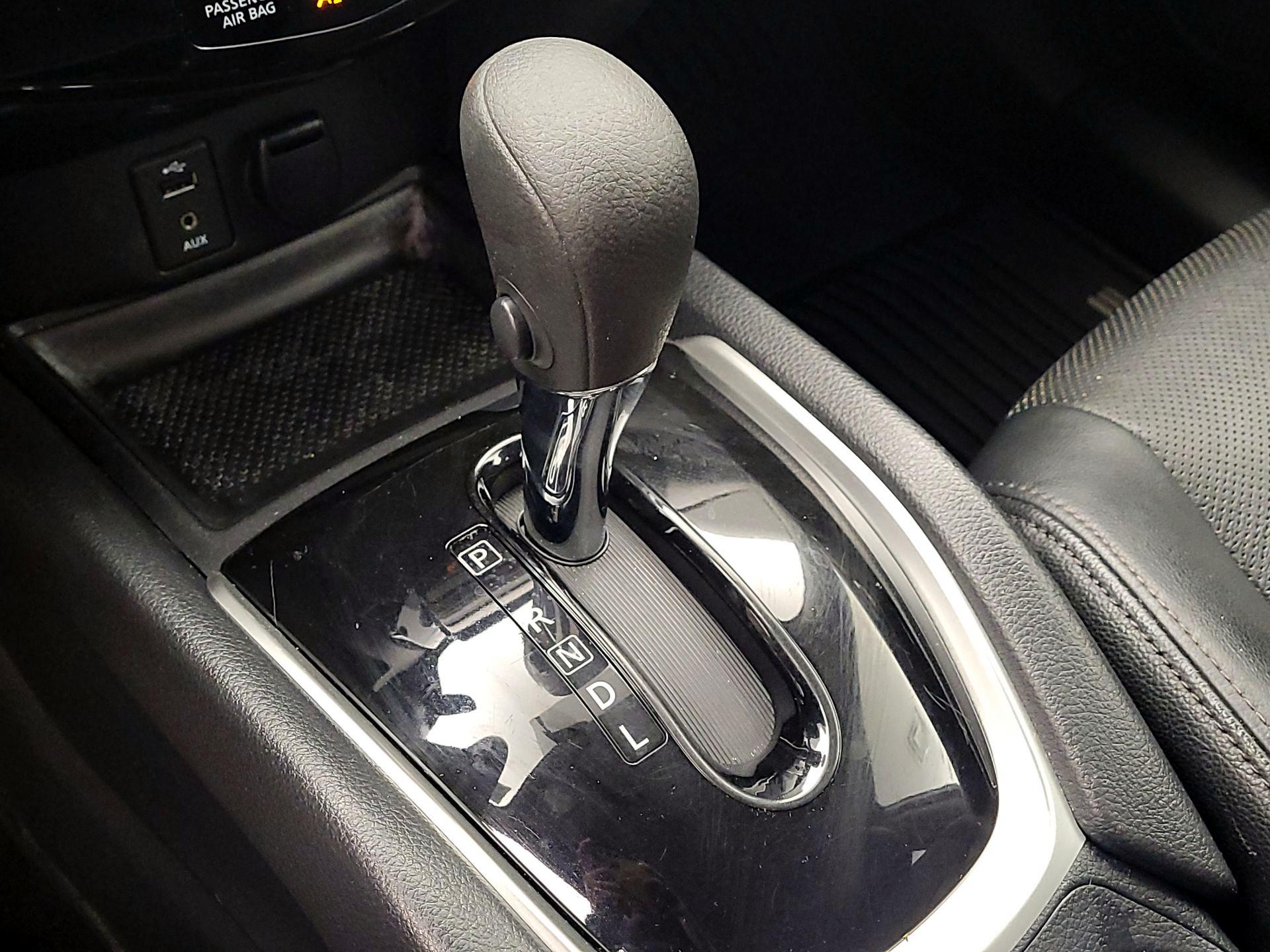 Thumbnail: 2016 Nissan Rogue - 17