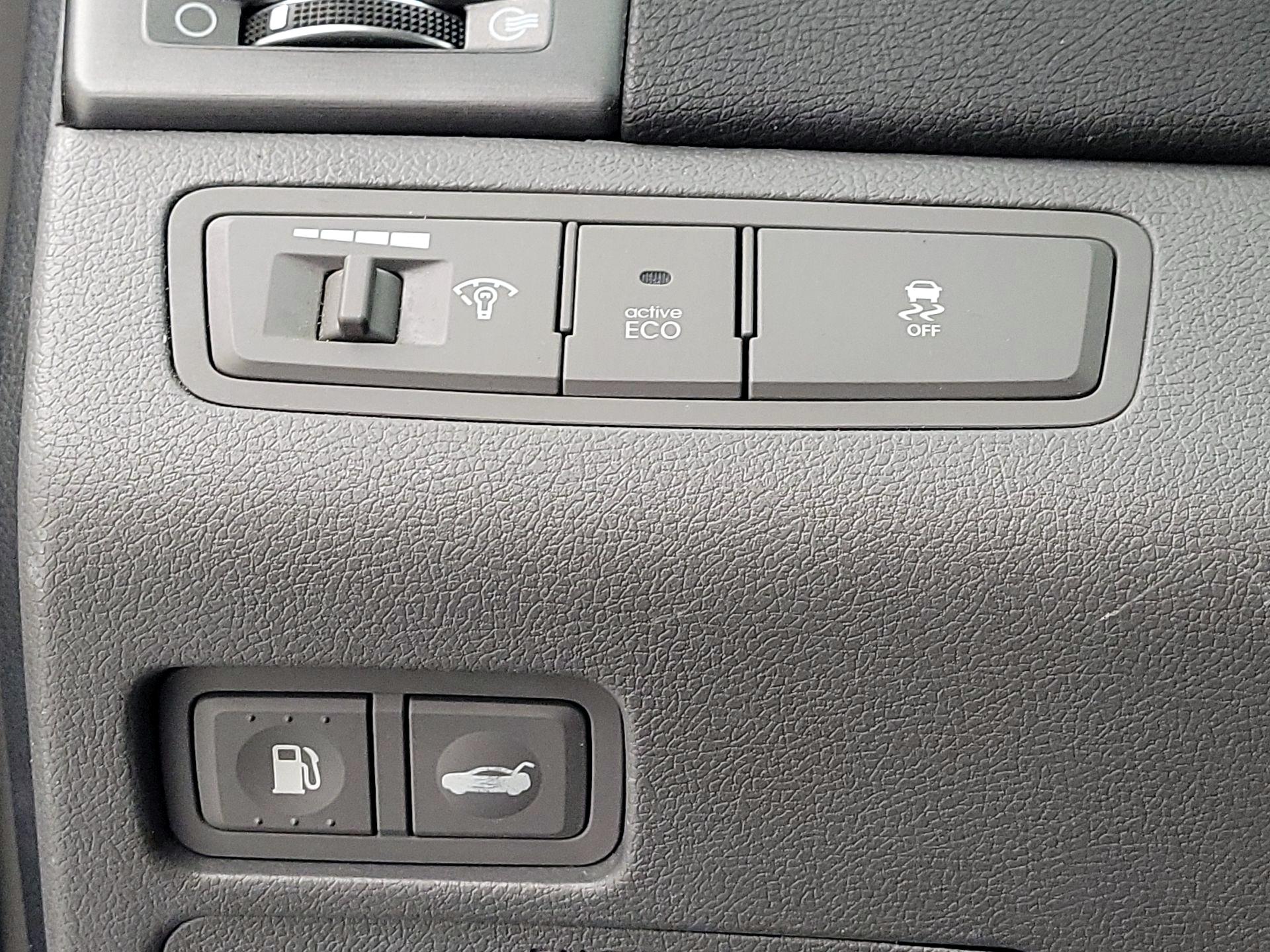 Thumbnail: 2014 Hyundai Sonata - 13