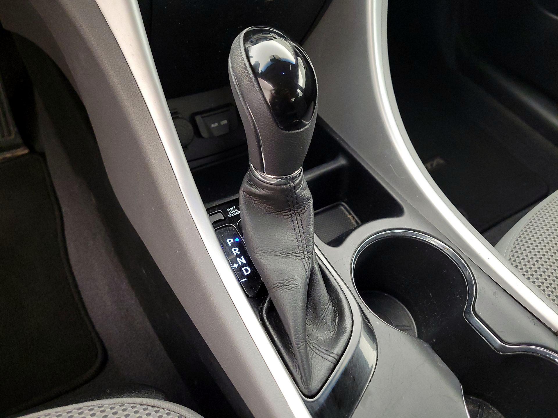 Thumbnail: 2014 Hyundai Sonata - 17