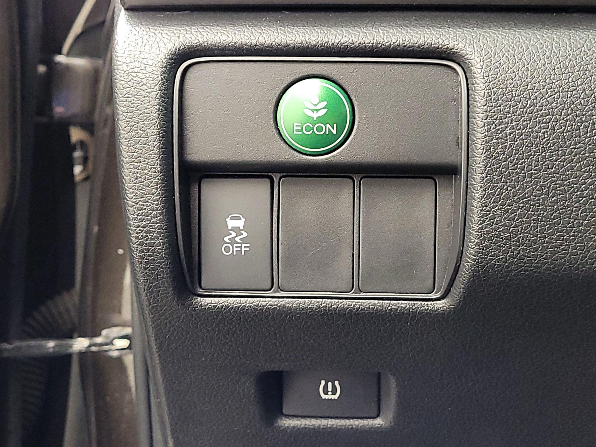 Thumbnail: 2016 Honda Accord - 13