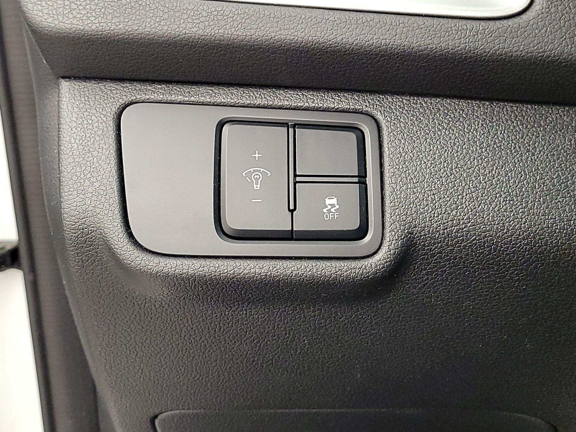 Thumbnail: 2022 Hyundai Accent - 13